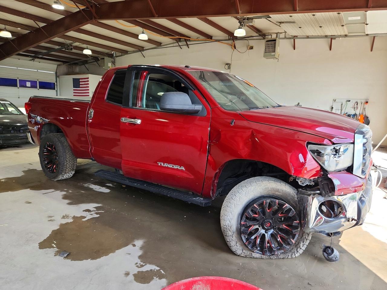 2010 Toyota Tundra Double Cab Sr5 Red vin: 5TFUM5F11AX011391