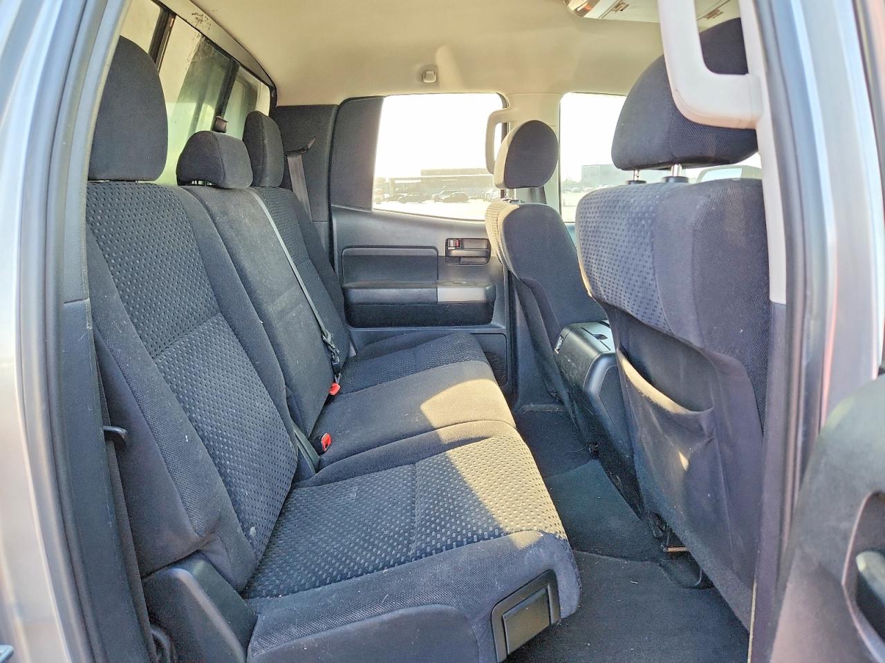 2010 Toyota Tundra Double Cab/double Cab Sr5 Серебряный vin: 5TFUM5F11AX015005