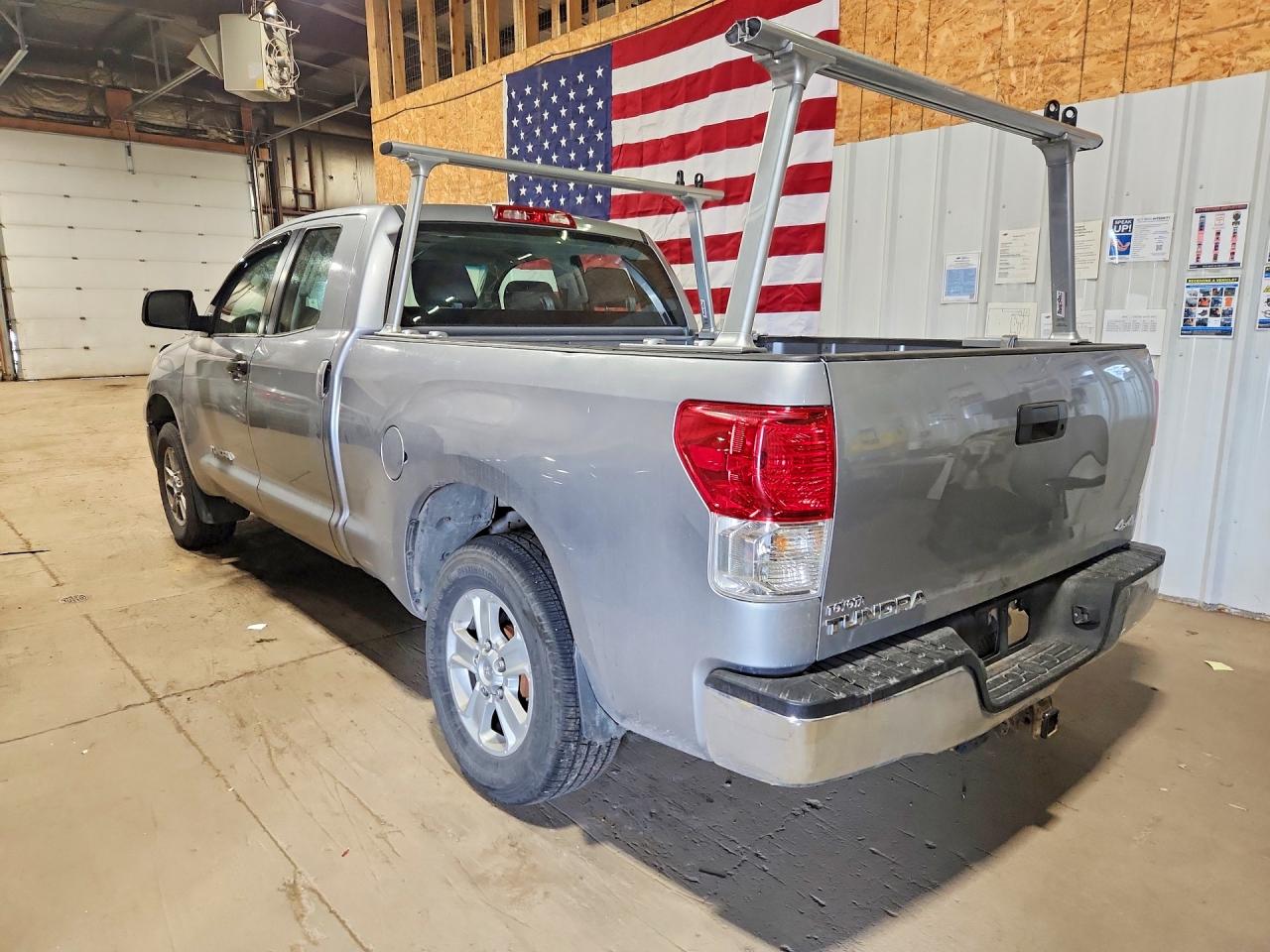 2010 Toyota Tundra Double Cab Sr5 Silver vin: 5TFUM5F11AX015702