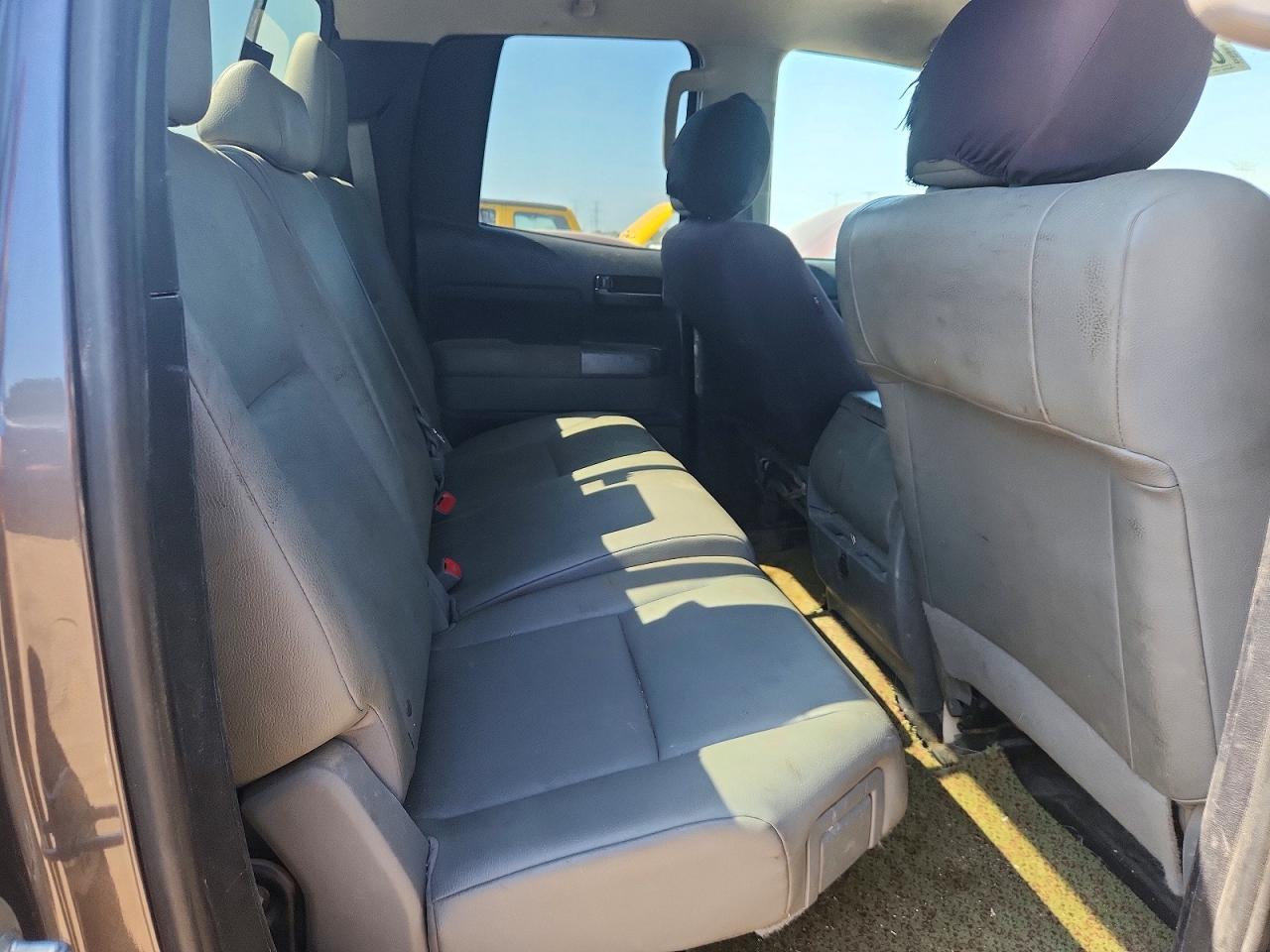 2011 Toyota Tundra Double Cab Sr5 Gray vin: 5TFUM5F11BX019895