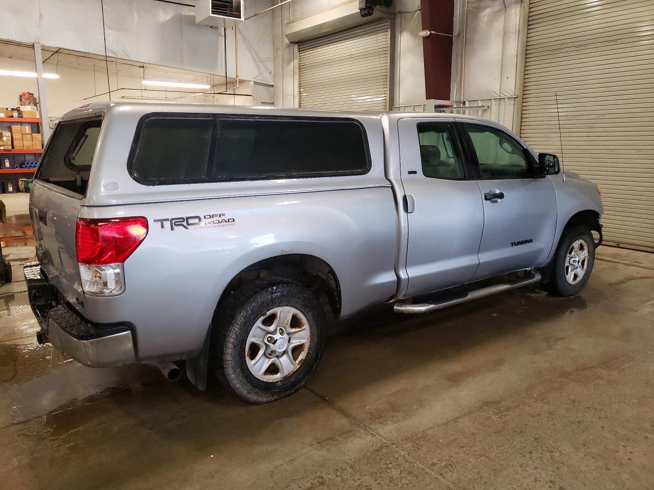 2011 Toyota Tundra Double Cab Sr5 Silver vin: 5TFUM5F11BX020979