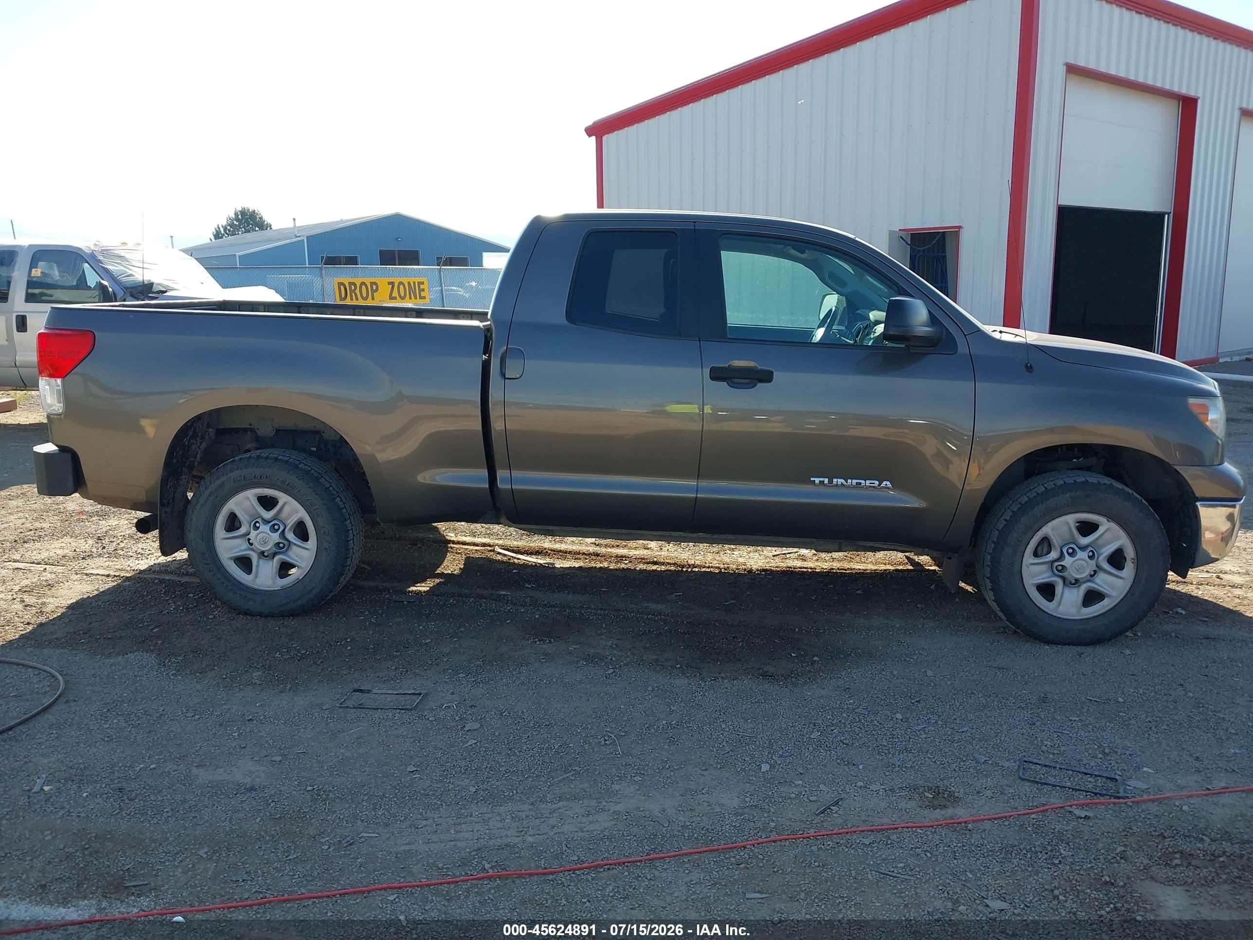 2011 Toyota Tundra Grade 4.6l V8 Brown vin: 5TFUM5F11BX024093