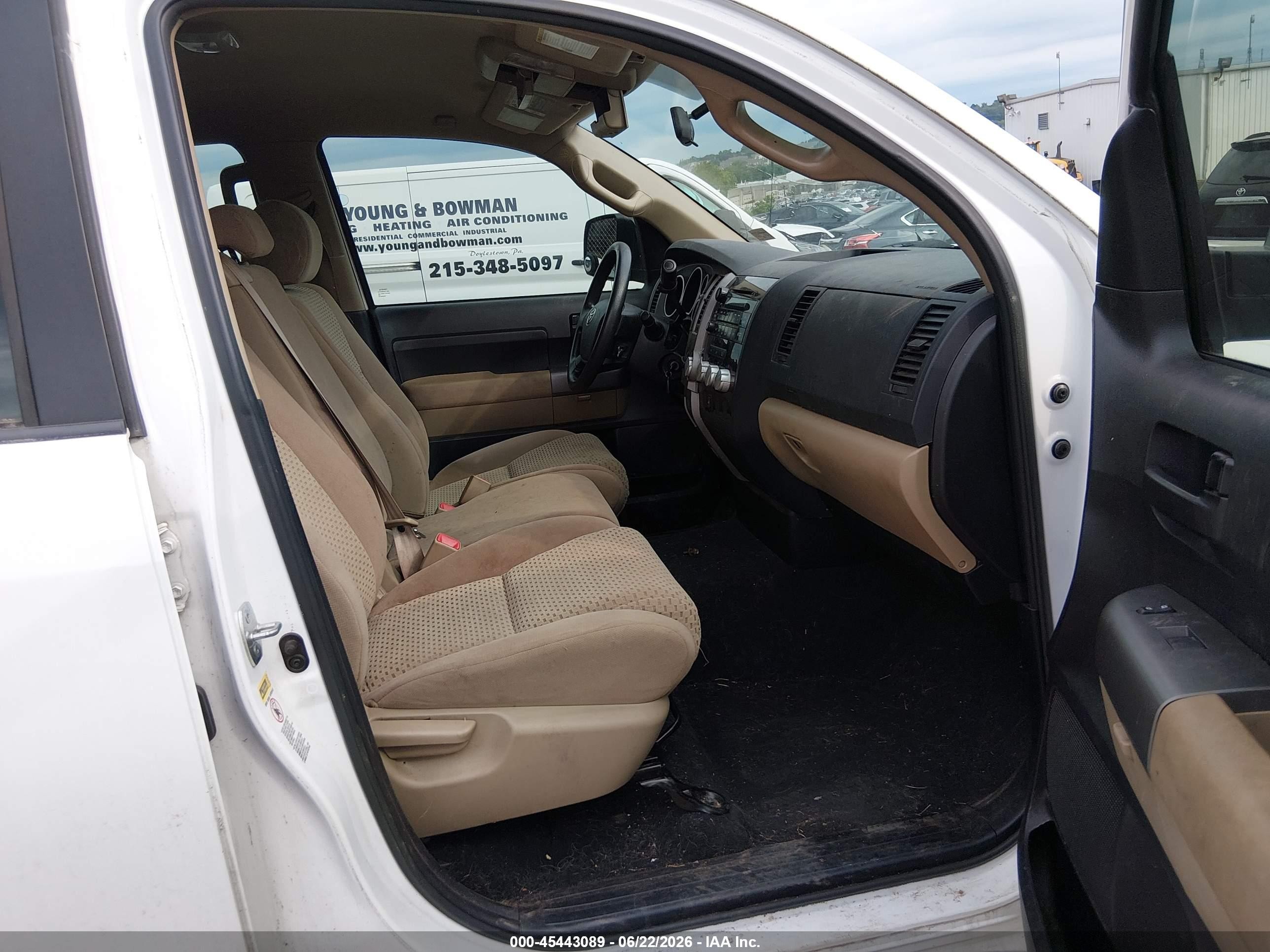 2013 Toyota Tundra Grade 4.6l V8 Белый vin: 5TFUM5F11DX041611