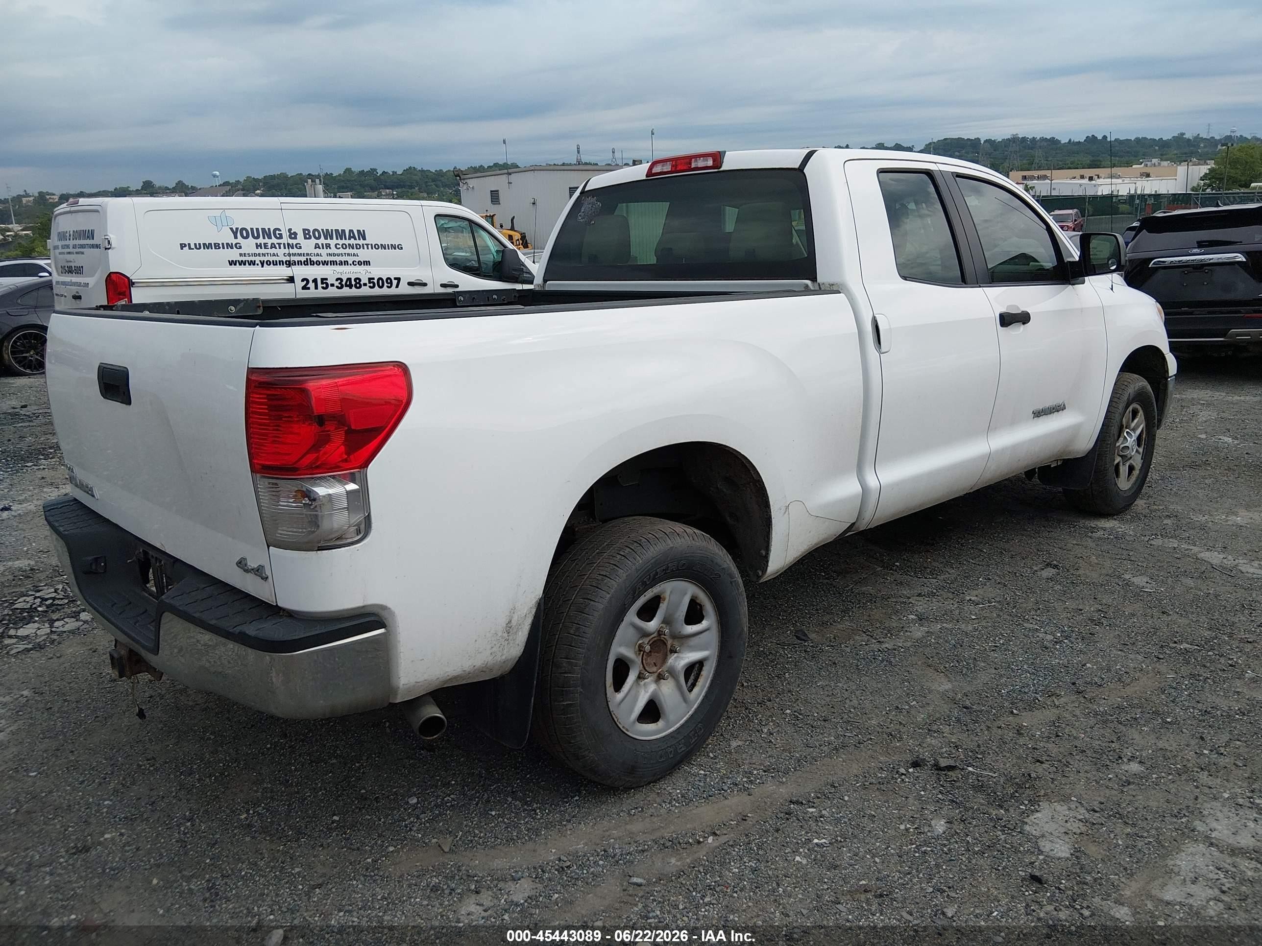 2013 Toyota Tundra Grade 4.6l V8 Белый vin: 5TFUM5F11DX041611