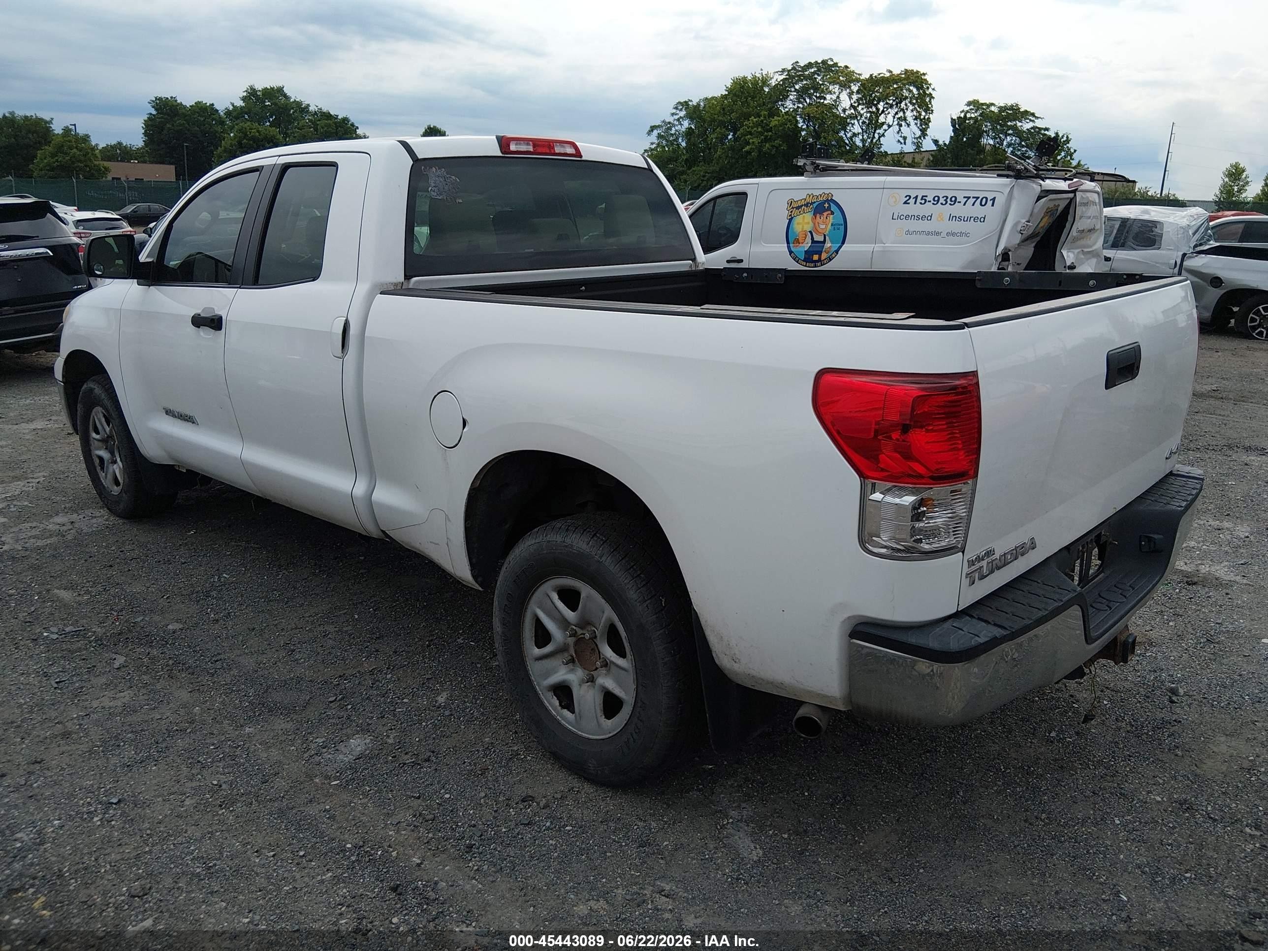 2013 Toyota Tundra Grade 4.6l V8 Белый vin: 5TFUM5F11DX041611