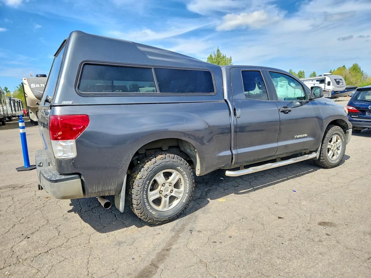 2011 Toyota Tundra Double Cab Sr5 Gray vin: 5TFUM5F12BX020263