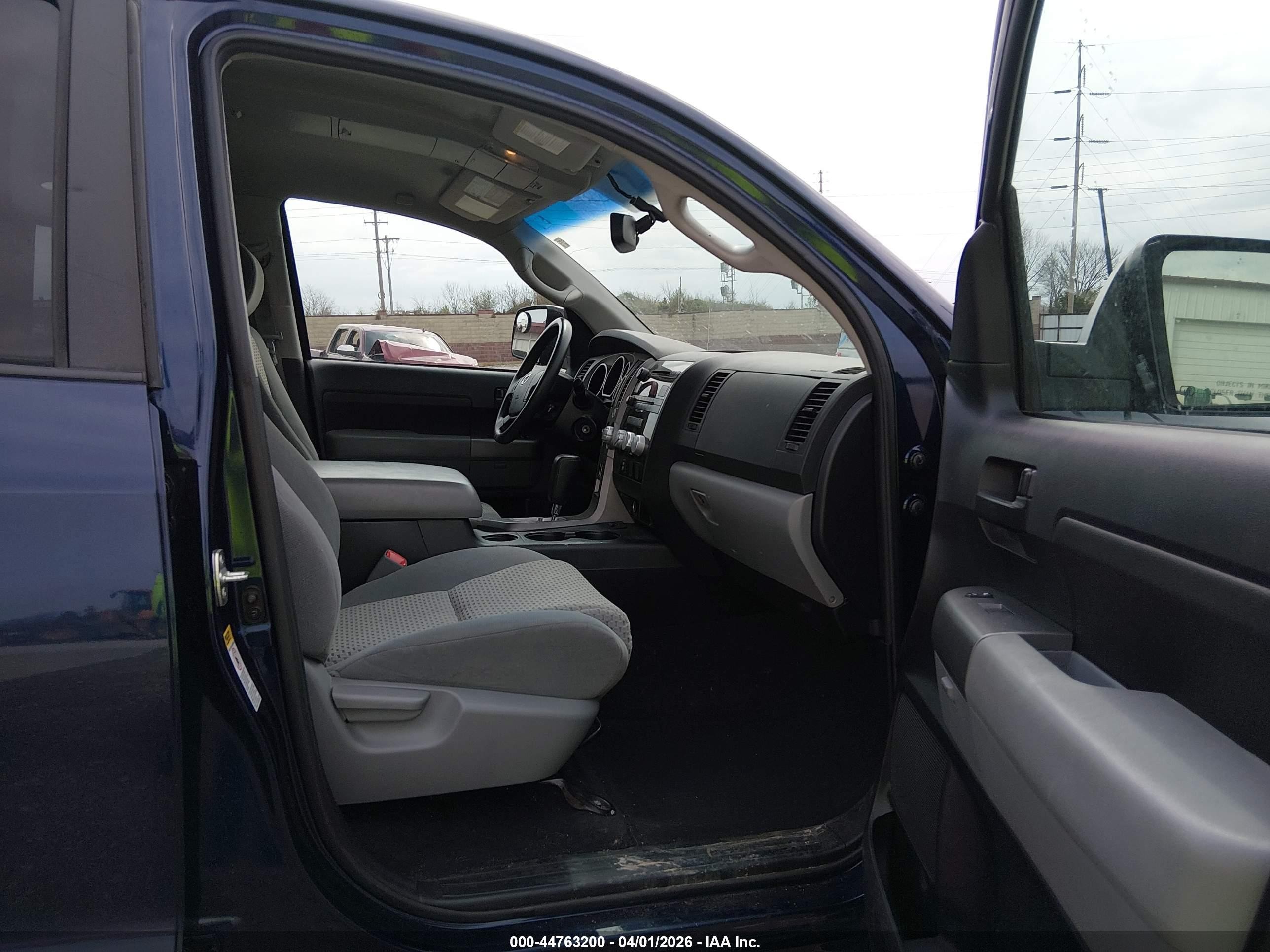 2012 Toyota Tundra Grade 4.6l V8 Blue vin: 5TFUM5F12CX032060