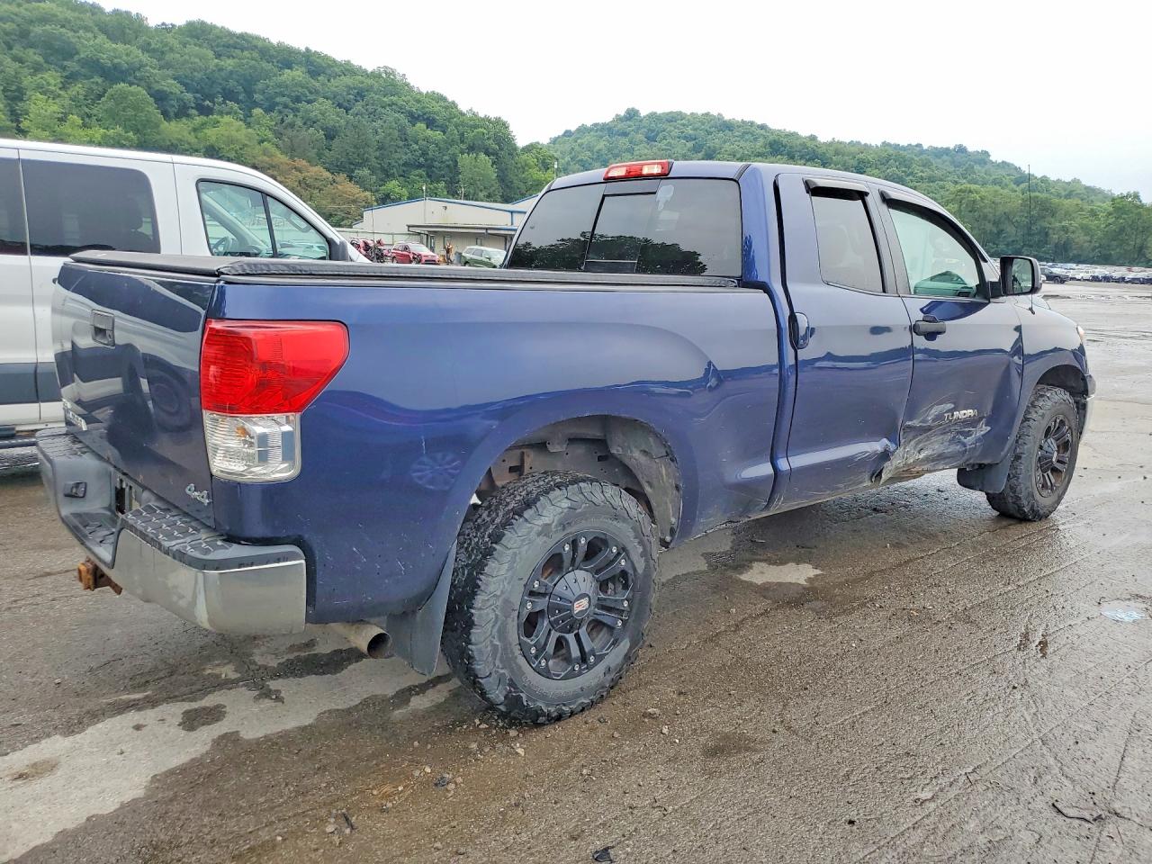 2013 Toyota Tundra Double Cab Sr5 Синий vin: 5TFUM5F12DX040645