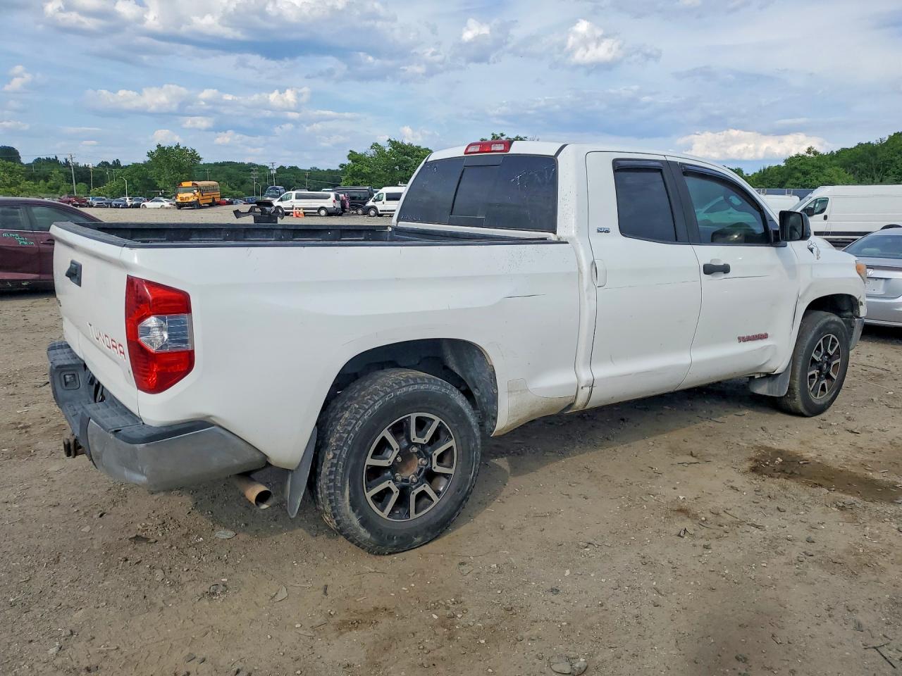 2015 Toyota Tundra Sr5 White vin: 5TFUM5F12FX060428