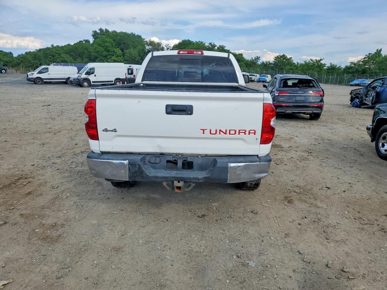 2015 Toyota Tundra Sr5 White vin: 5TFUM5F12FX060428