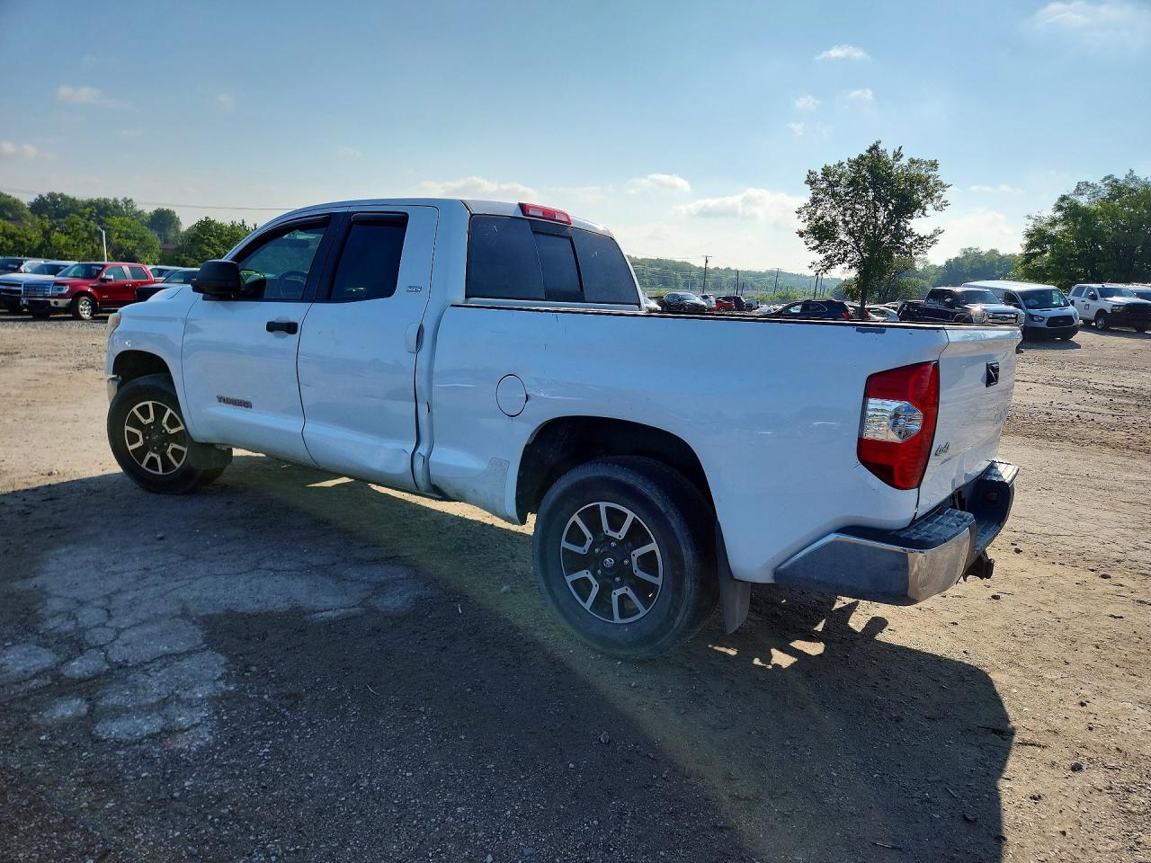 2015 Toyota Tundra Sr5 White vin: 5TFUM5F12FX060428