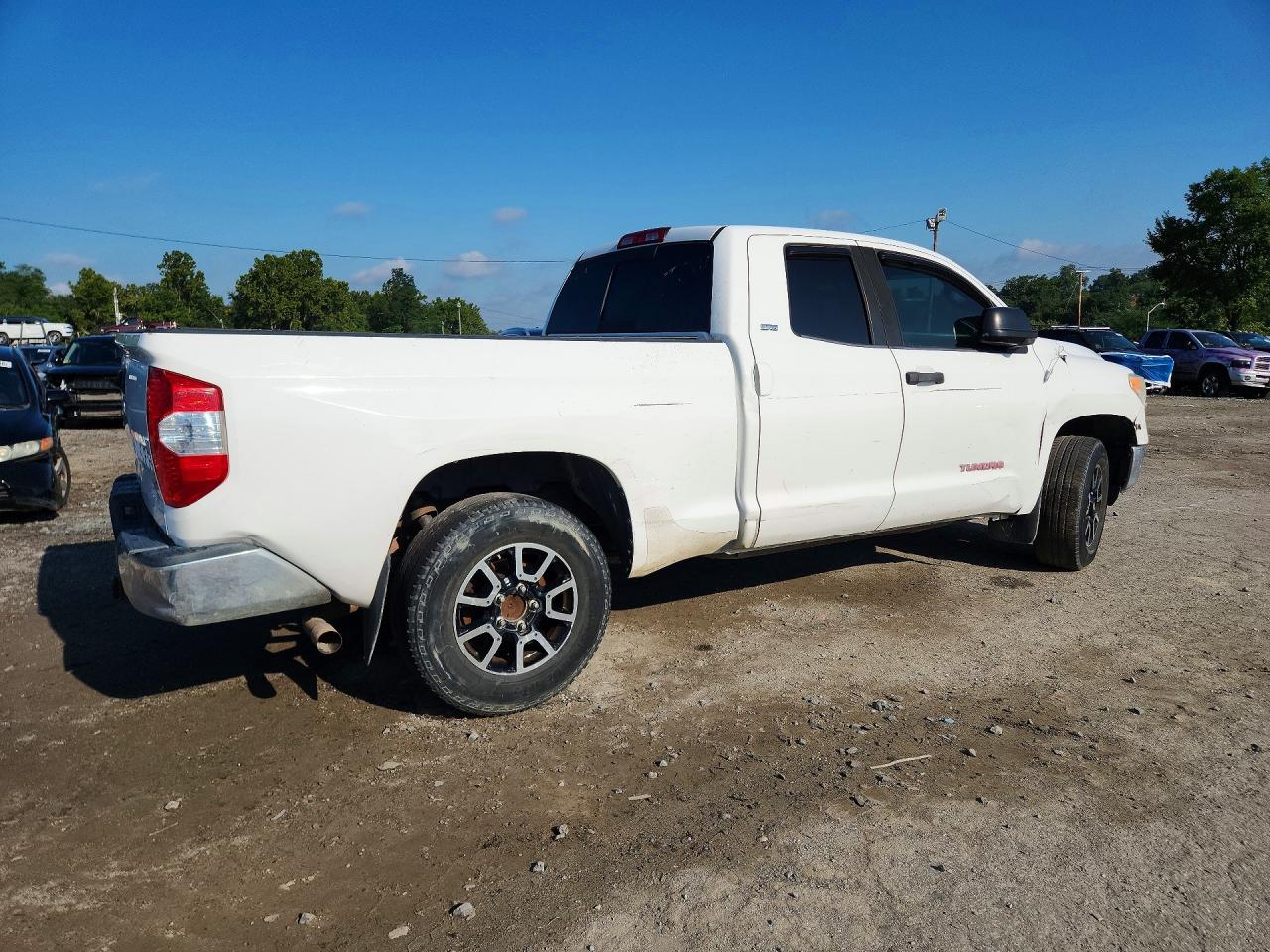 2015 Toyota Tundra Sr5 White vin: 5TFUM5F12FX060428