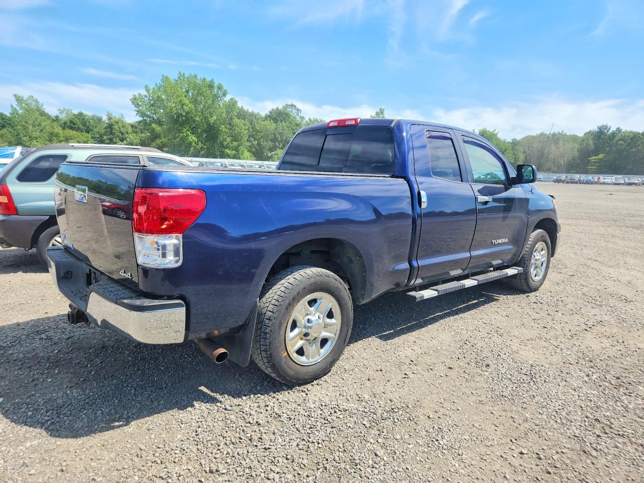 2011 Toyota Tundra Double Cab Sr5 Blue vin: 5TFUM5F13BX019980