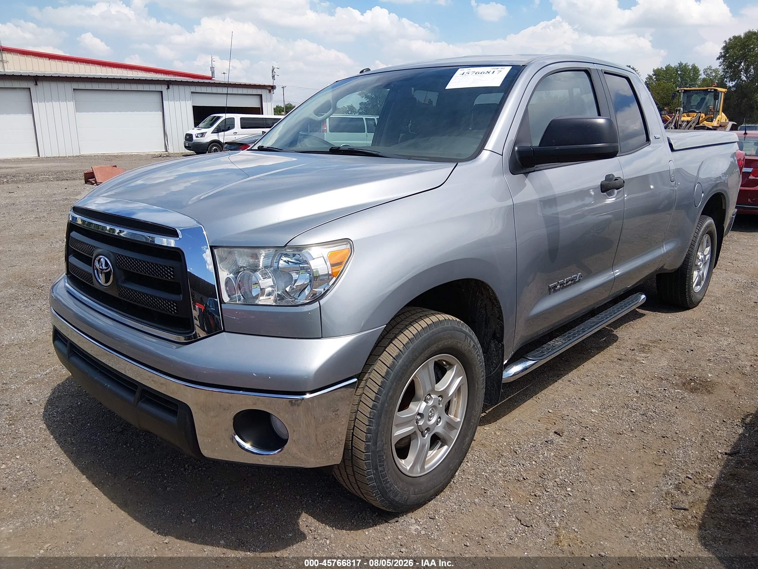 2011 Toyota Tundra Grade 4.6l V8 Silver vin: 5TFUM5F13BX020398