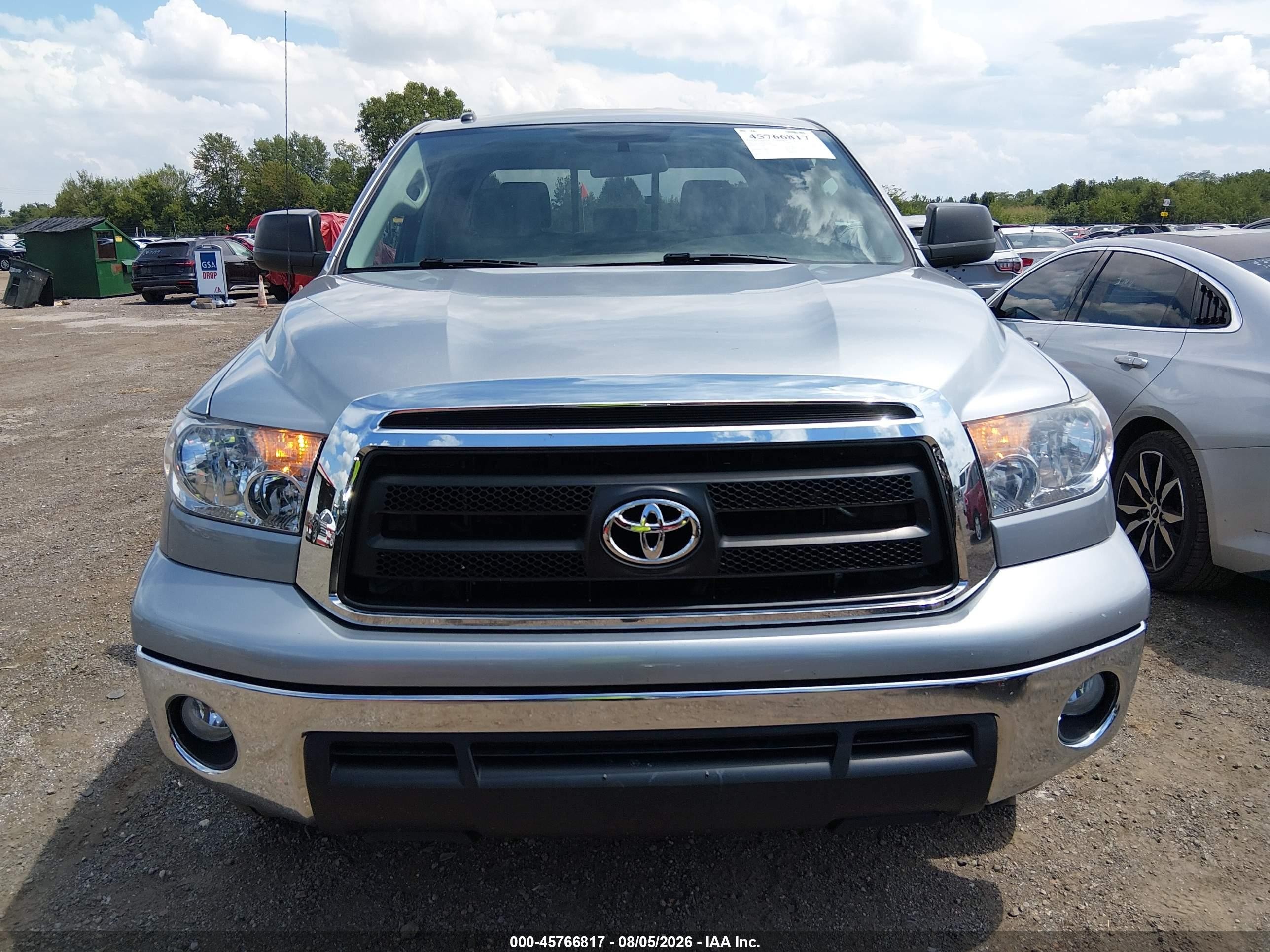 2011 Toyota Tundra Grade 4.6l V8 Silver vin: 5TFUM5F13BX020398