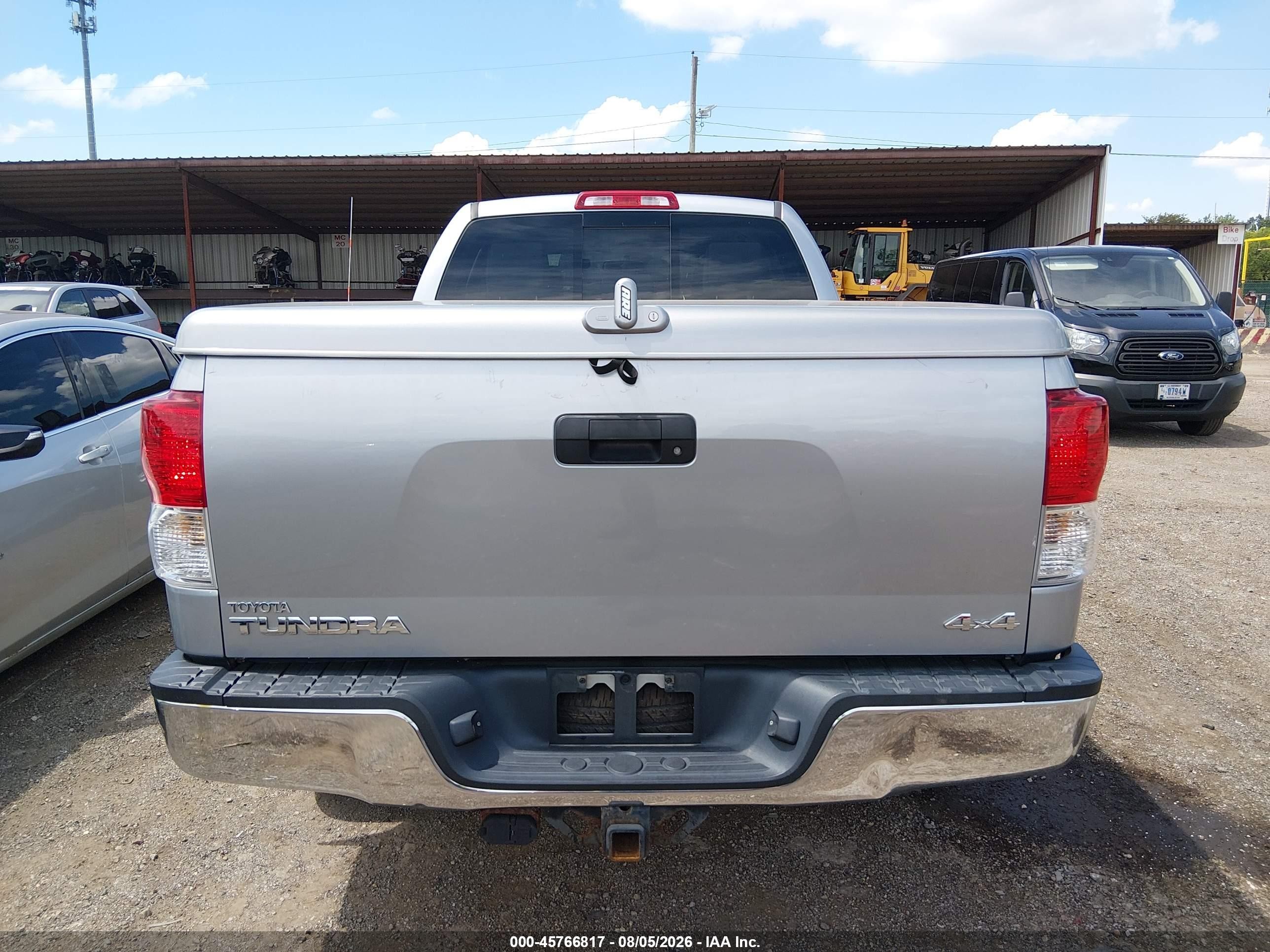 2011 Toyota Tundra Grade 4.6l V8 Silver vin: 5TFUM5F13BX020398