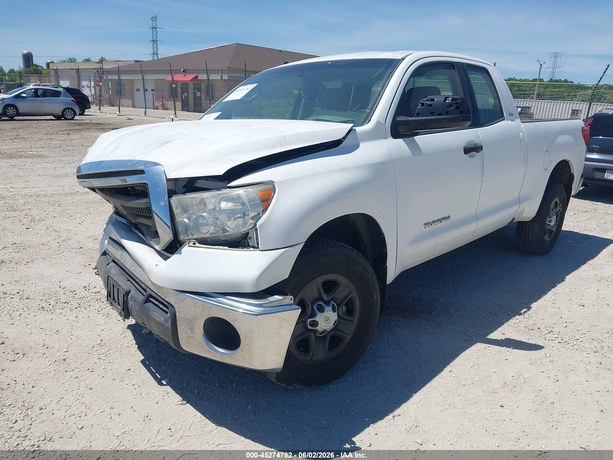 2011 Toyota Tundra Grade 4.6l V8 Белый vin: 5TFUM5F13BX021891