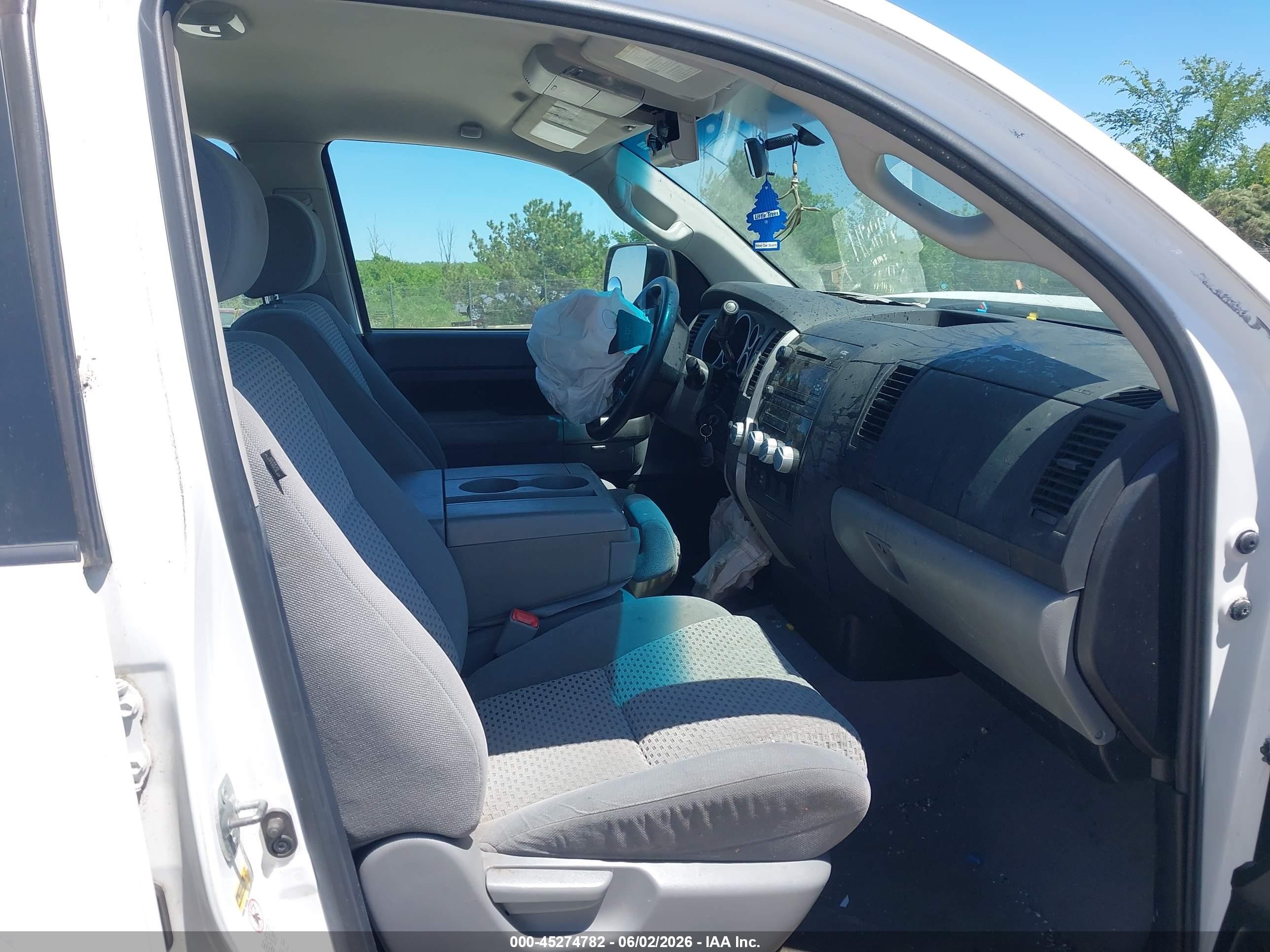 2011 Toyota Tundra Grade 4.6l V8 Белый vin: 5TFUM5F13BX021891