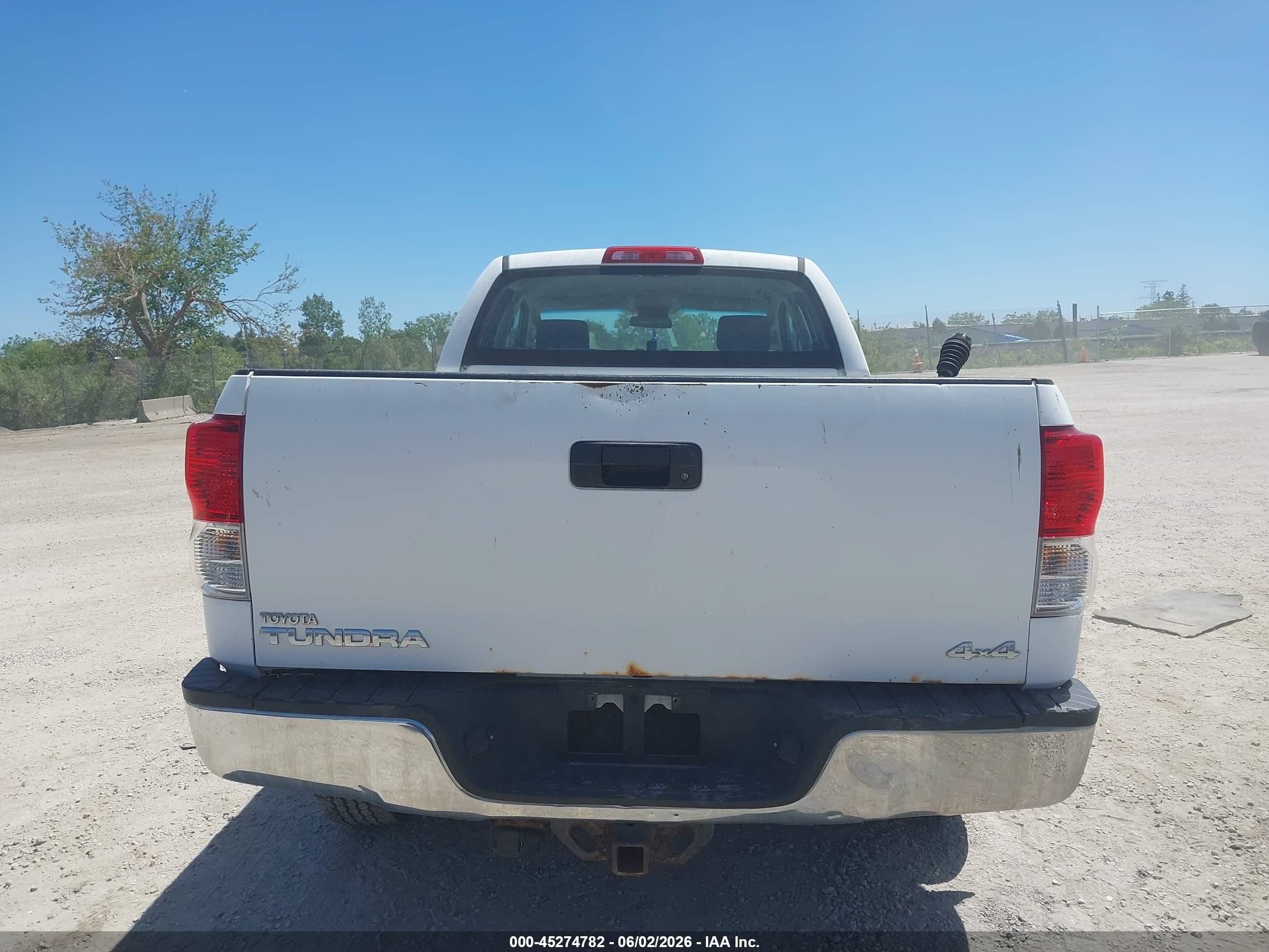 2011 Toyota Tundra Grade 4.6l V8 Белый vin: 5TFUM5F13BX021891