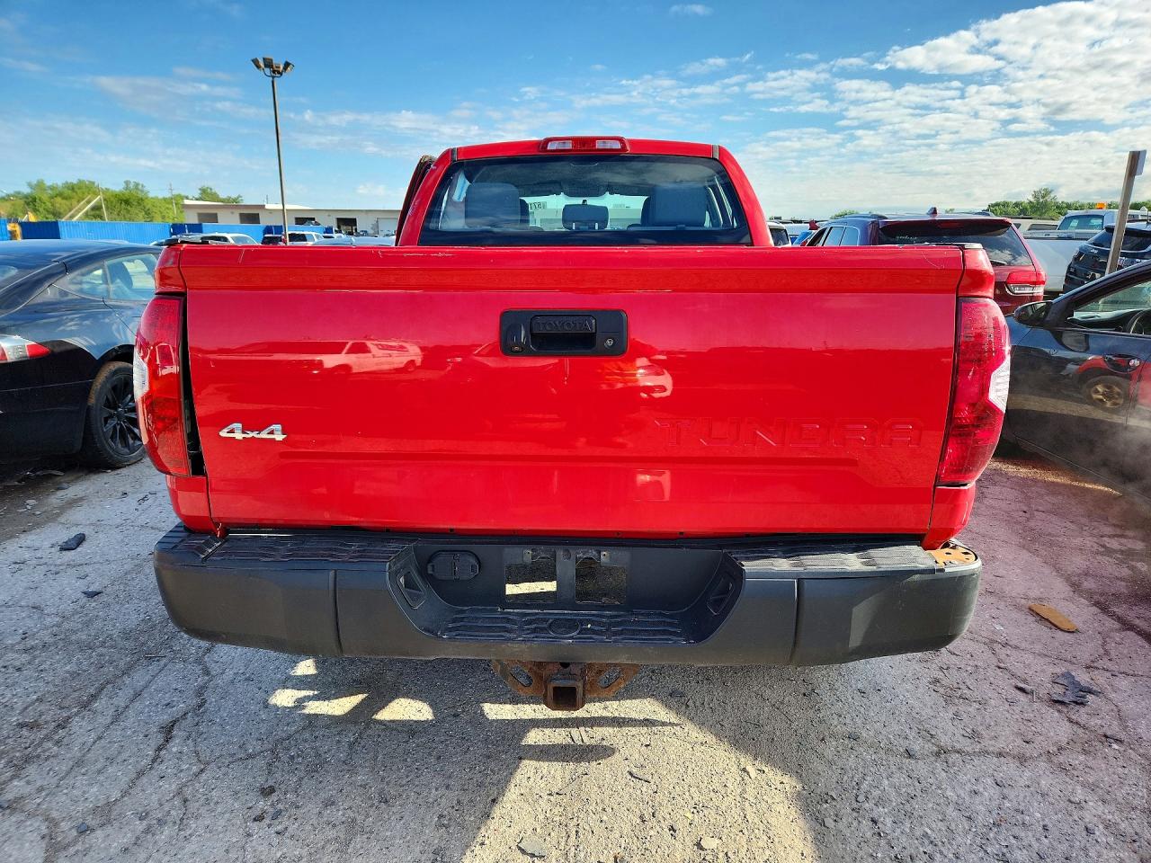 2014 Toyota Tundra Sr Red vin: 5TFUM5F13EX055818