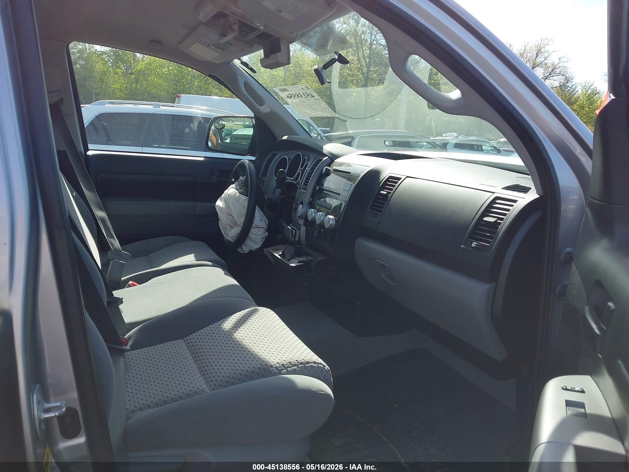 2010 Toyota Tundra Grade 4.6l V8 Silver vin: 5TFUM5F14AX011854