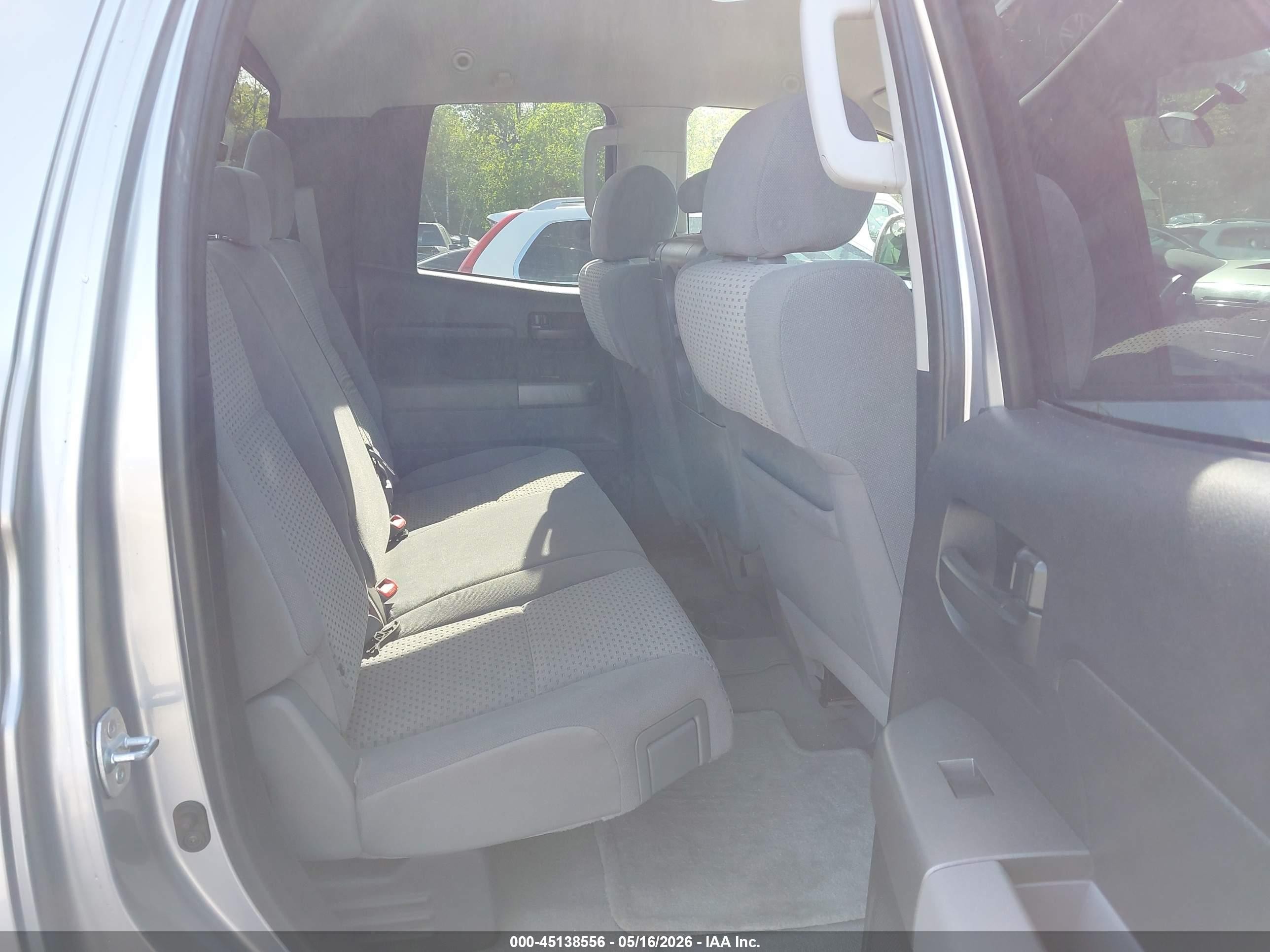 2010 Toyota Tundra Grade 4.6l V8 Silver vin: 5TFUM5F14AX011854