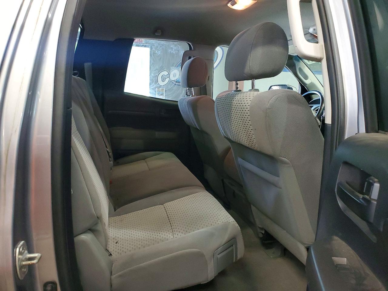 2010 Toyota Tundra Double Cab Sr5 Silver vin: 5TFUM5F14AX013328