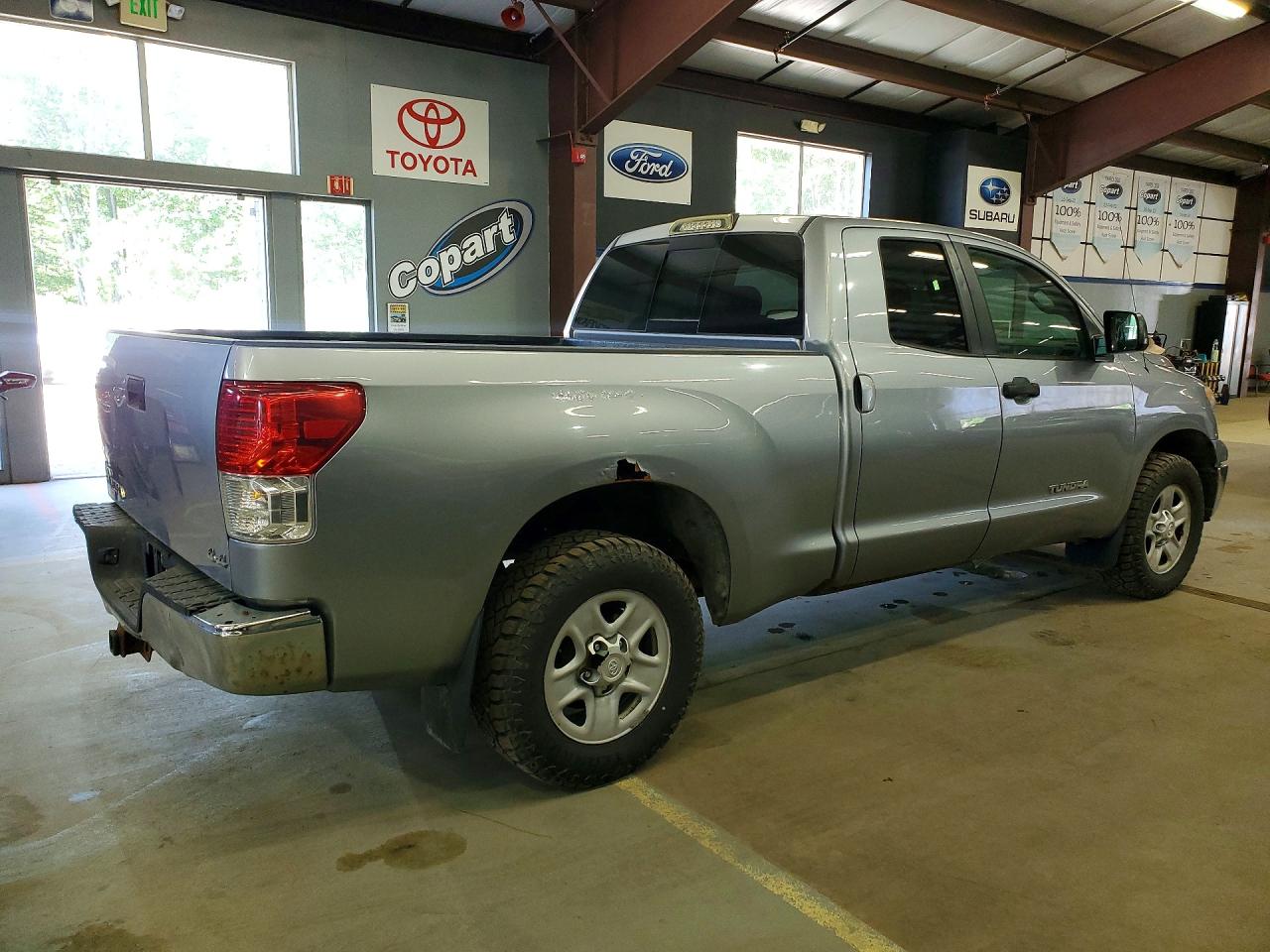 2010 Toyota Tundra Double Cab Sr5 Silver vin: 5TFUM5F14AX013328