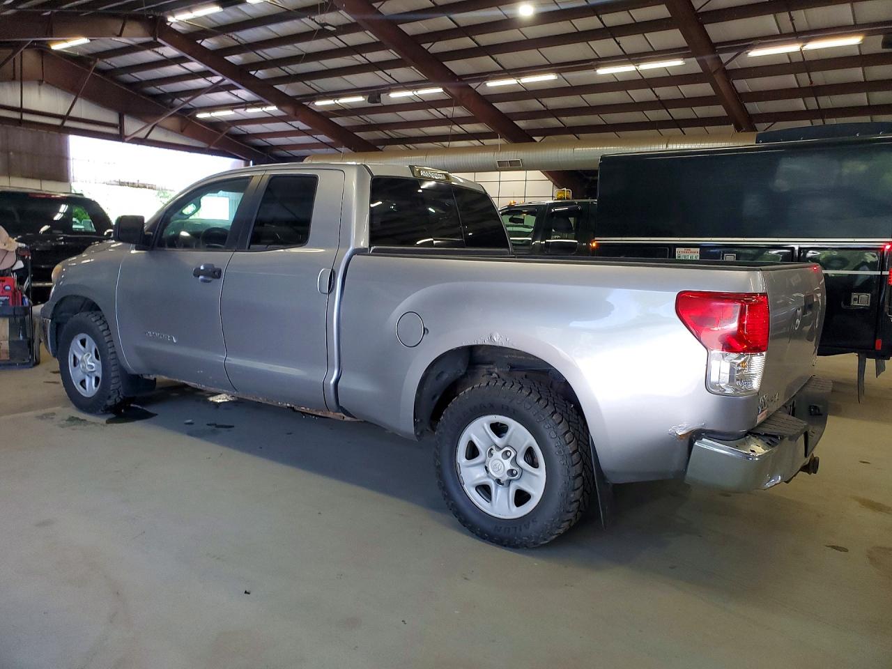 2010 Toyota Tundra Double Cab Sr5 Silver vin: 5TFUM5F14AX013328