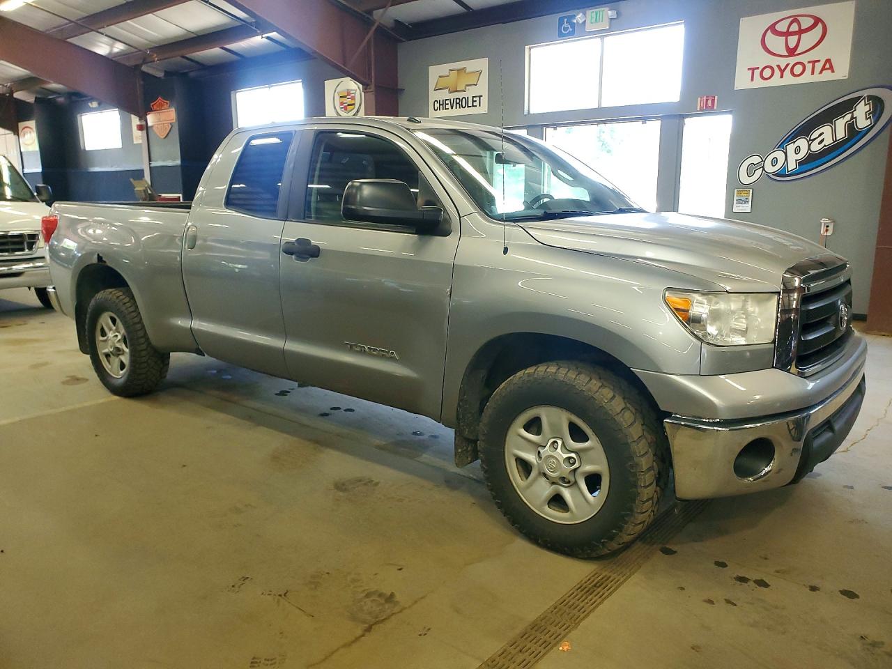 2010 Toyota Tundra Double Cab Sr5 Silver vin: 5TFUM5F14AX013328