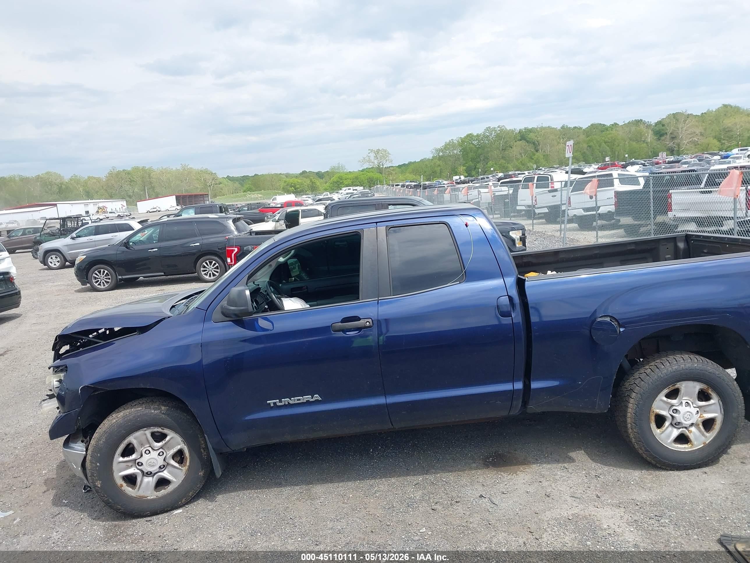 2011 Toyota Tundra Grade 4.6l V8 Blue vin: 5TFUM5F14BX019020