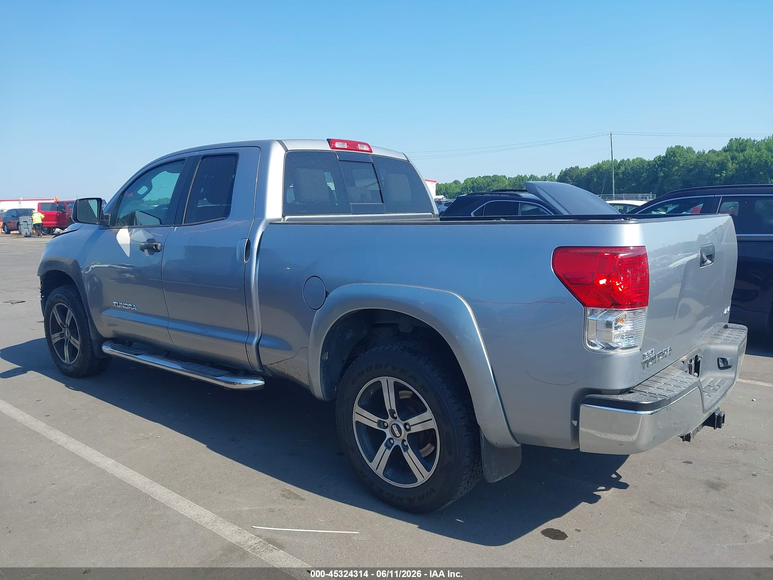 2012 Toyota Tundra Grade 4.6l V8 Silver vin: 5TFUM5F14CX029337