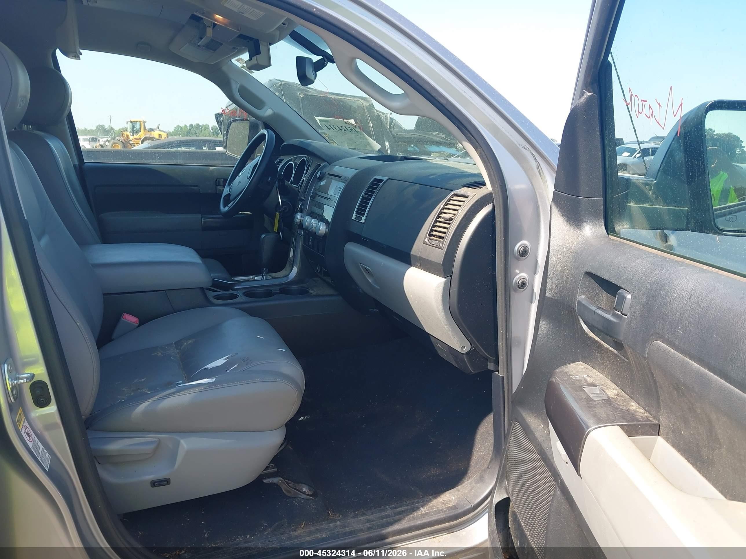 2012 Toyota Tundra Grade 4.6l V8 Silver vin: 5TFUM5F14CX029337