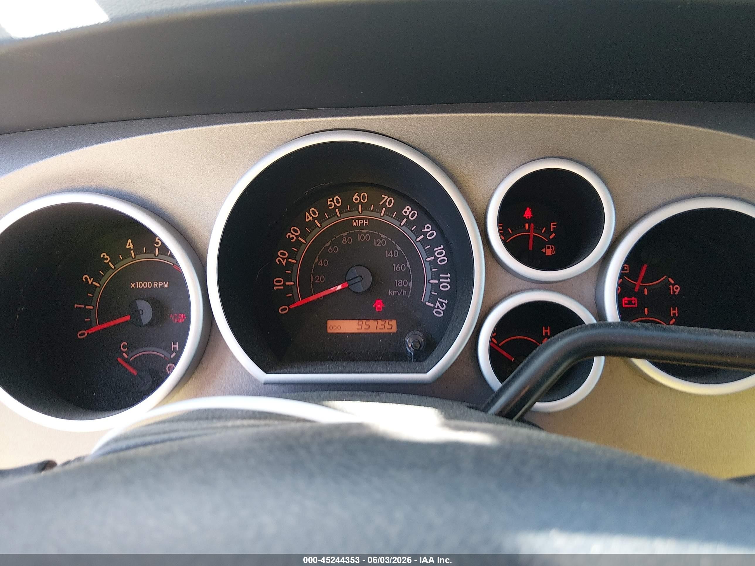2011 Toyota Tundra Grade 4.6l V8 Красный vin: 5TFUM5F15BX025232