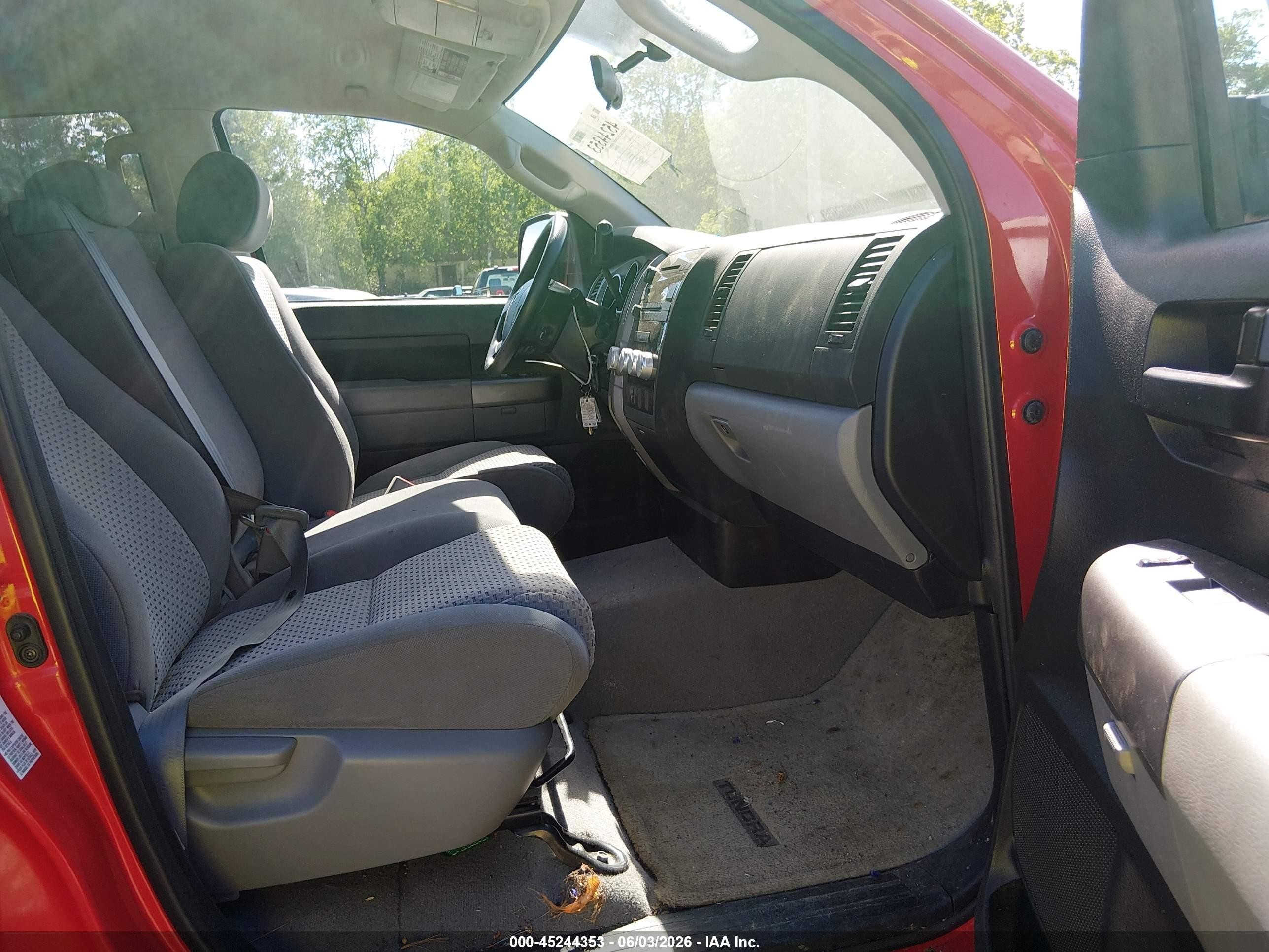 2011 Toyota Tundra Grade 4.6l V8 Красный vin: 5TFUM5F15BX025232