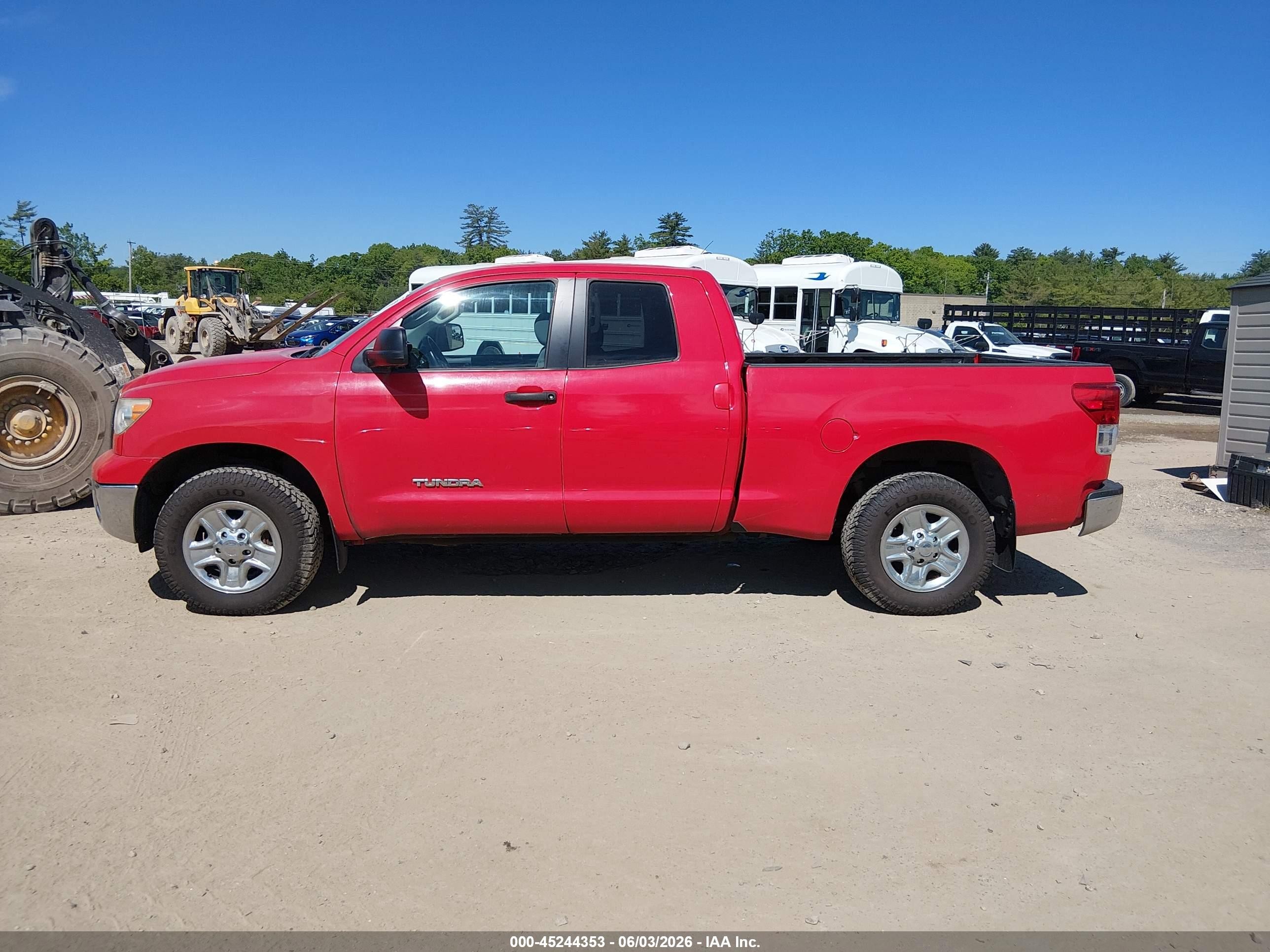 2011 Toyota Tundra Grade 4.6l V8 Красный vin: 5TFUM5F15BX025232