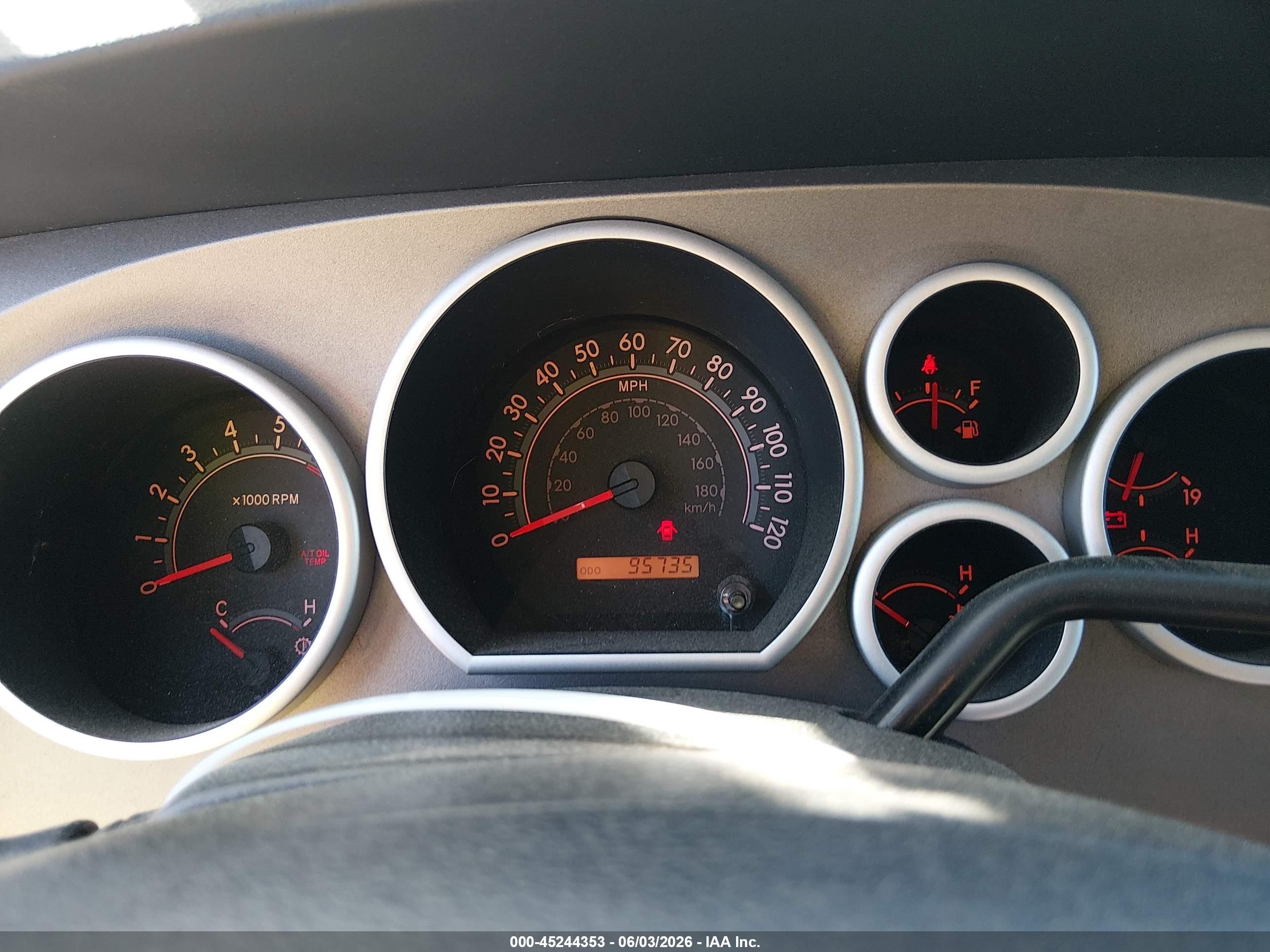 2011 Toyota Tundra Grade 4.6l V8 Красный vin: 5TFUM5F15BX025232