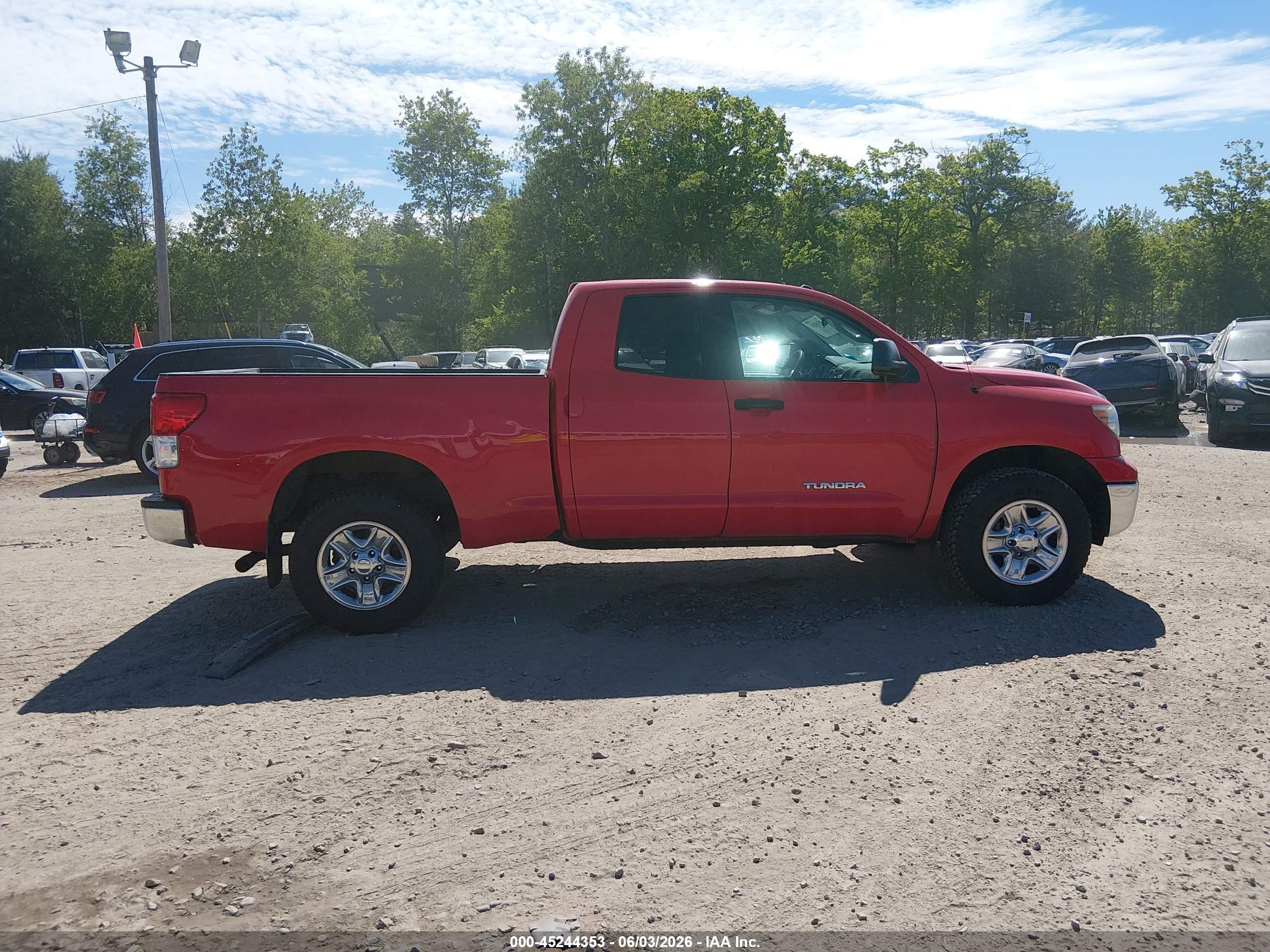 2011 Toyota Tundra Grade 4.6l V8 Красный vin: 5TFUM5F15BX025232