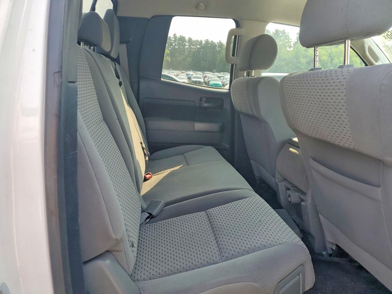 2012 Toyota Tundra Double Cab Sr5 White vin: 5TFUM5F15CX033543