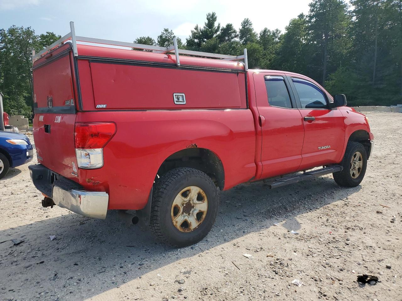 2011 Toyota Tundra Double Cab Sr5 Red vin: 5TFUM5F16BX023358