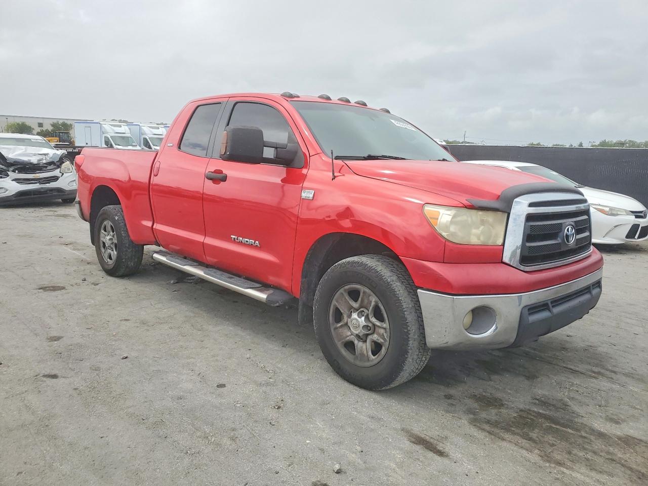 2010 Toyota Tundra Double Cab Sr5 Red vin: 5TFUM5F17AX001352