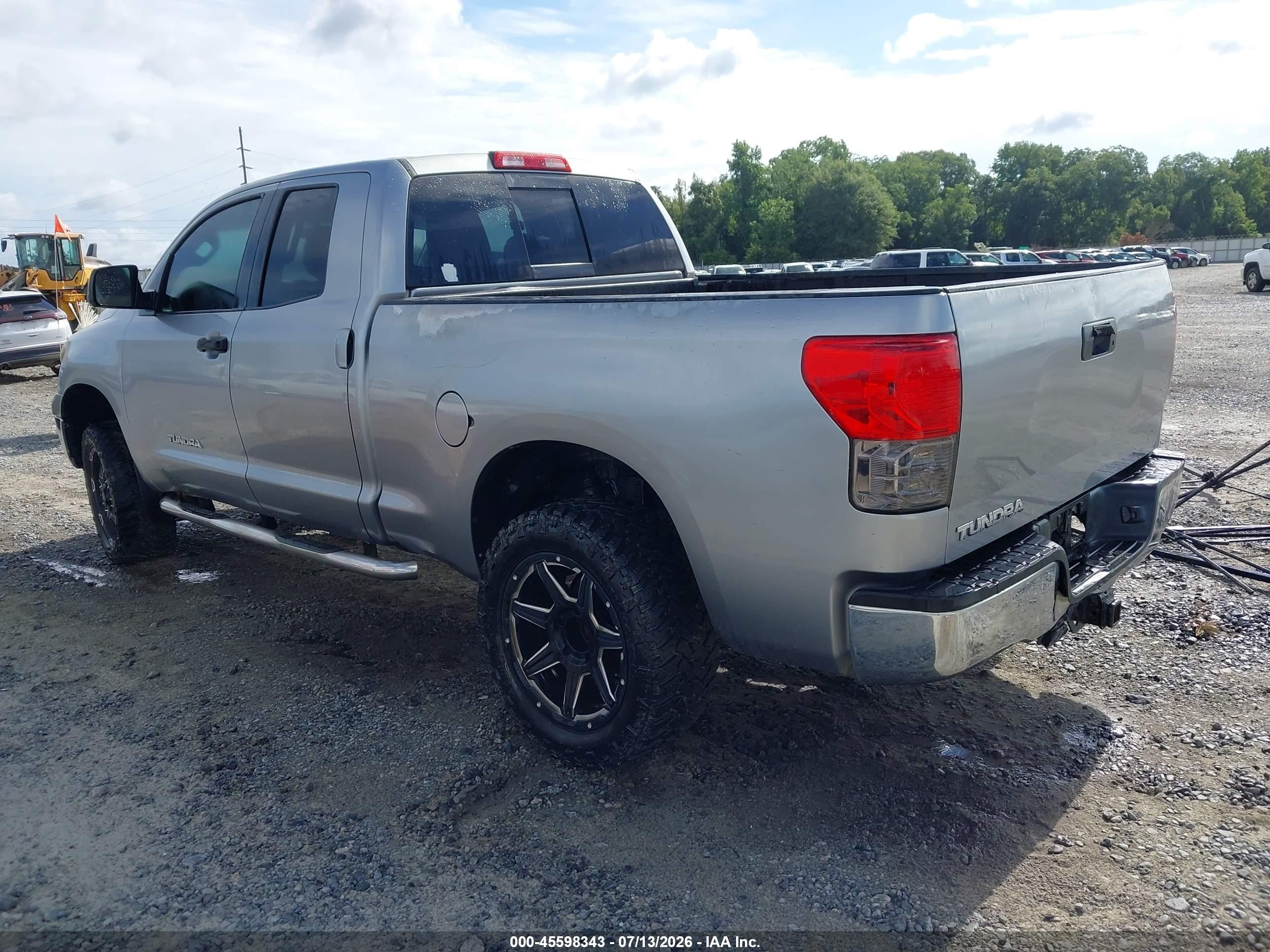 2011 Toyota Tundra Grade 4.6l V8 Серебряный vin: 5TFUM5F17BX021117