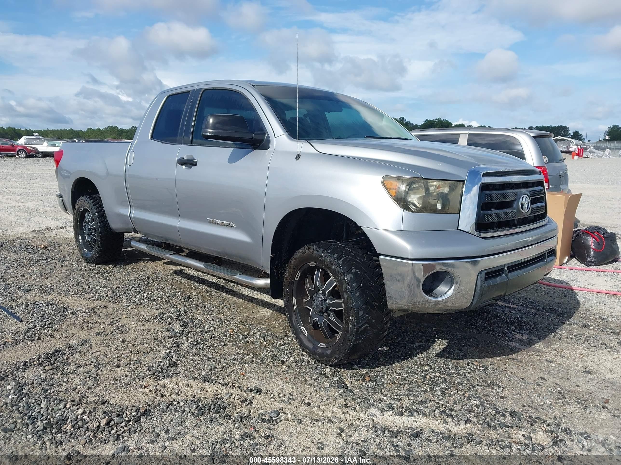 2011 Toyota Tundra Grade 4.6l V8 Серебряный vin: 5TFUM5F17BX021117