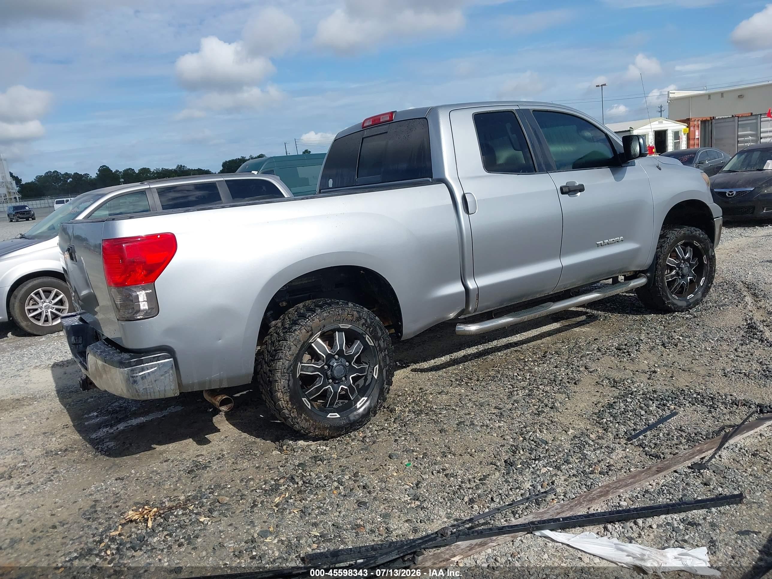 2011 Toyota Tundra Grade 4.6l V8 Серебряный vin: 5TFUM5F17BX021117