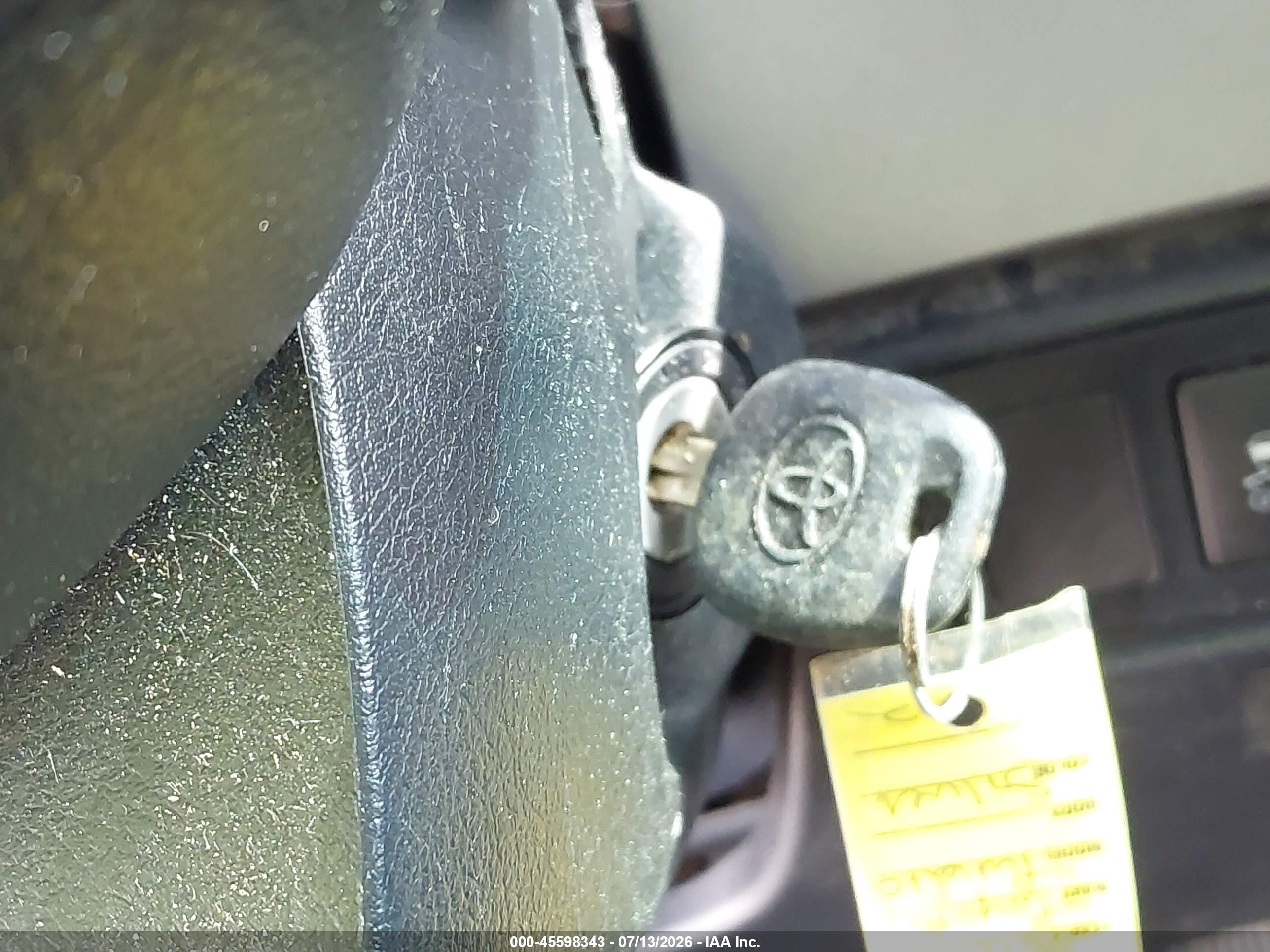 2011 Toyota Tundra Grade 4.6l V8 Серебряный vin: 5TFUM5F17BX021117