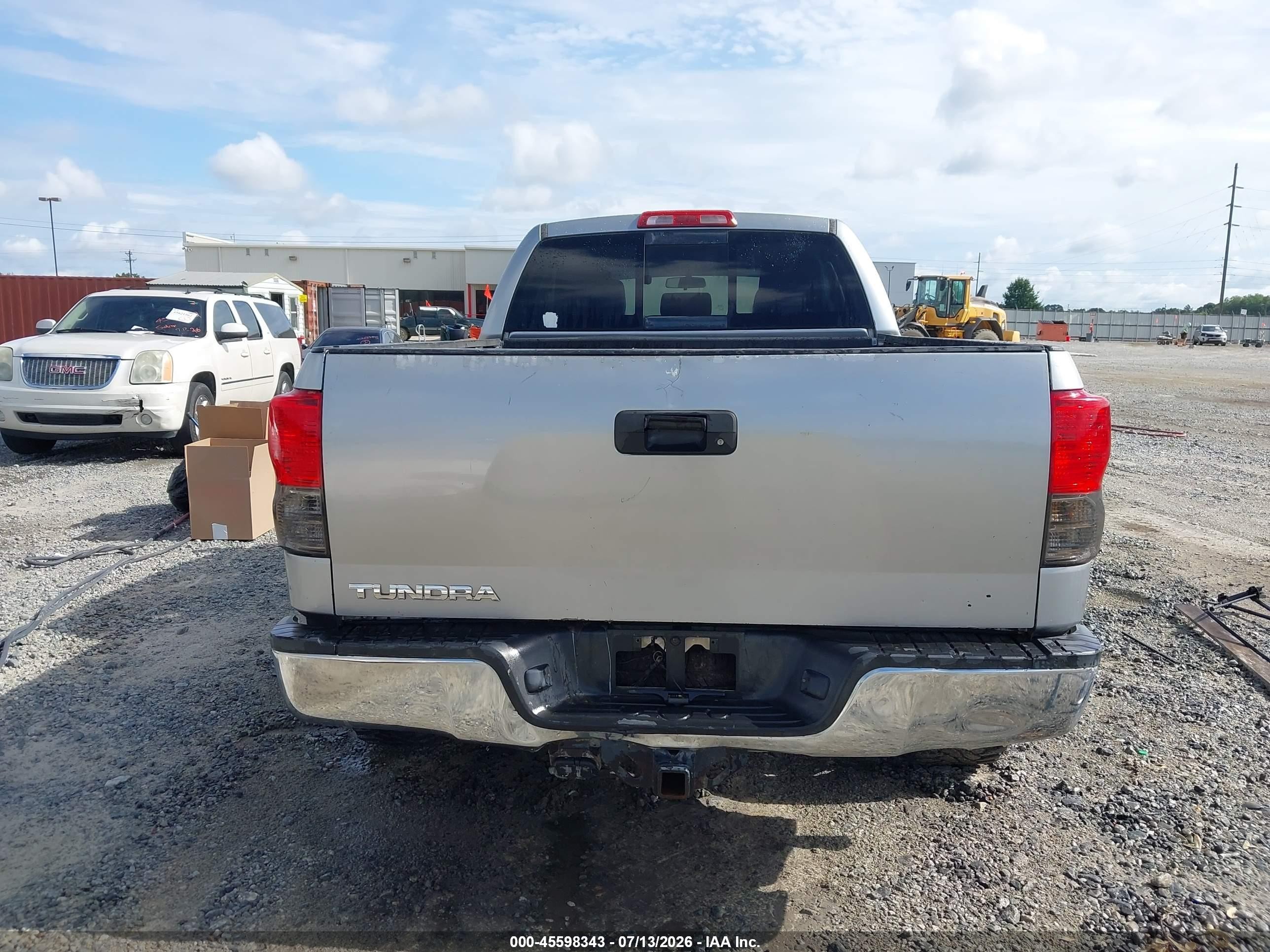 2011 Toyota Tundra Grade 4.6l V8 Серебряный vin: 5TFUM5F17BX021117