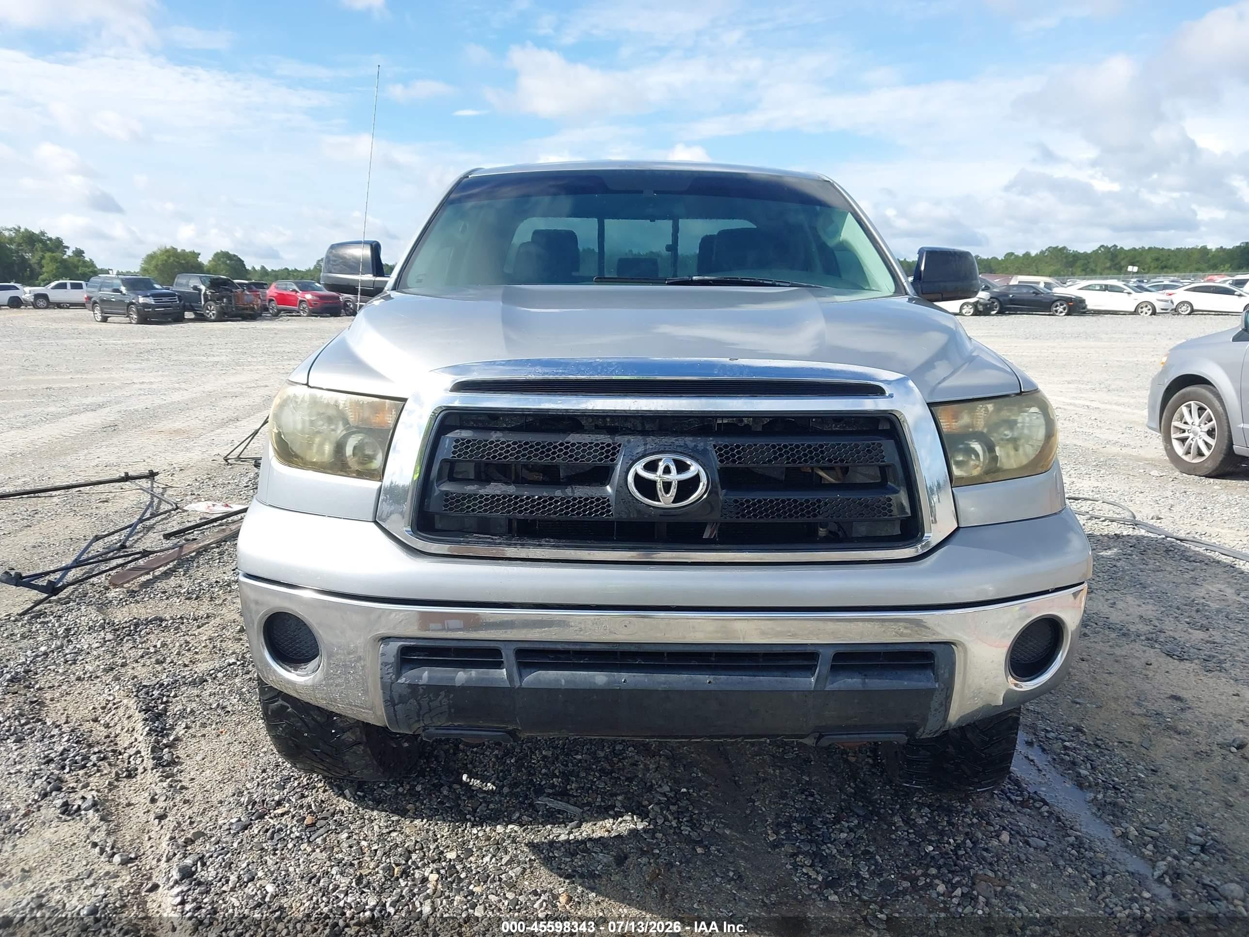 2011 Toyota Tundra Grade 4.6l V8 Серебряный vin: 5TFUM5F17BX021117