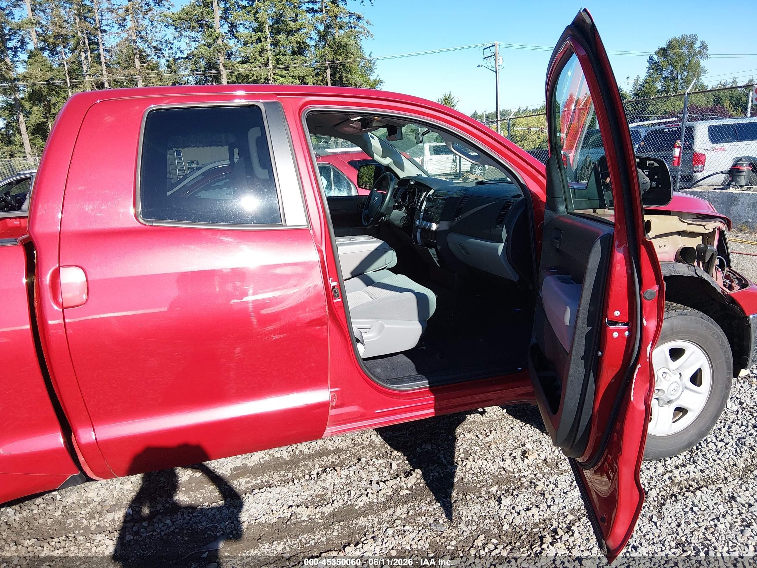 2013 Toyota Tundra Grade 4.6l V8 Red vin: 5TFUM5F17DX043010
