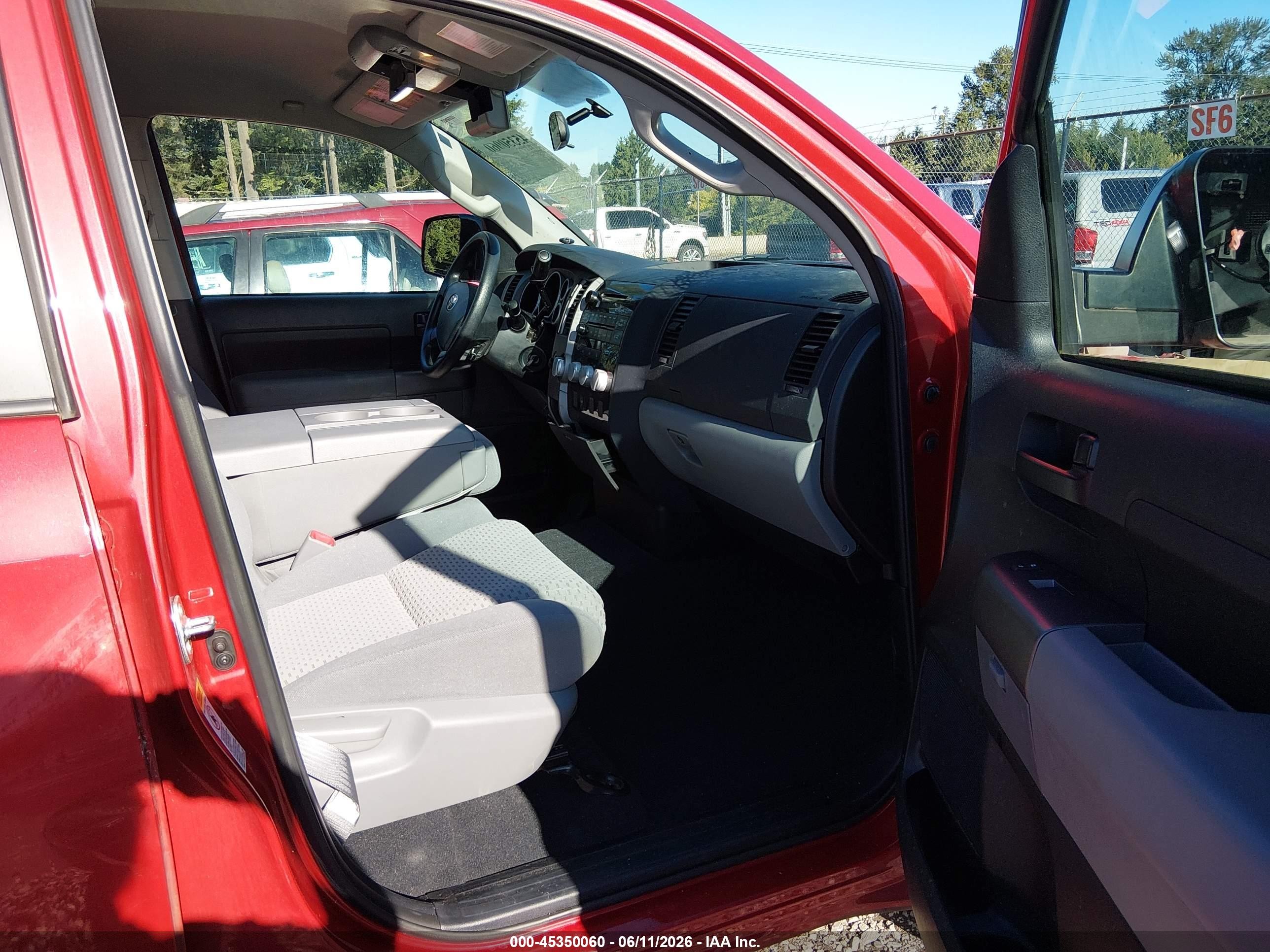 2013 Toyota Tundra Grade 4.6l V8 Red vin: 5TFUM5F17DX043010