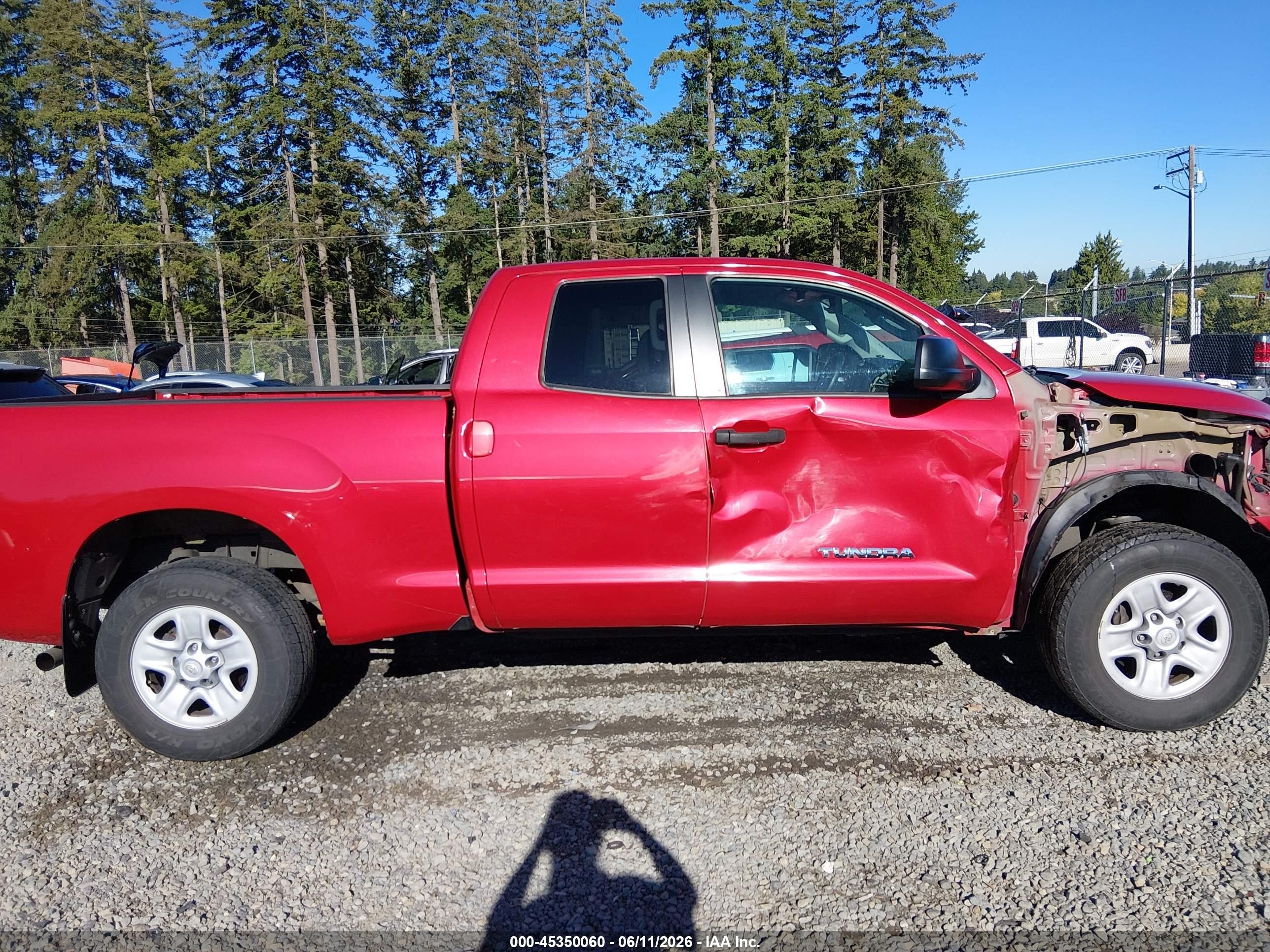 2013 Toyota Tundra Grade 4.6l V8 Red vin: 5TFUM5F17DX043010